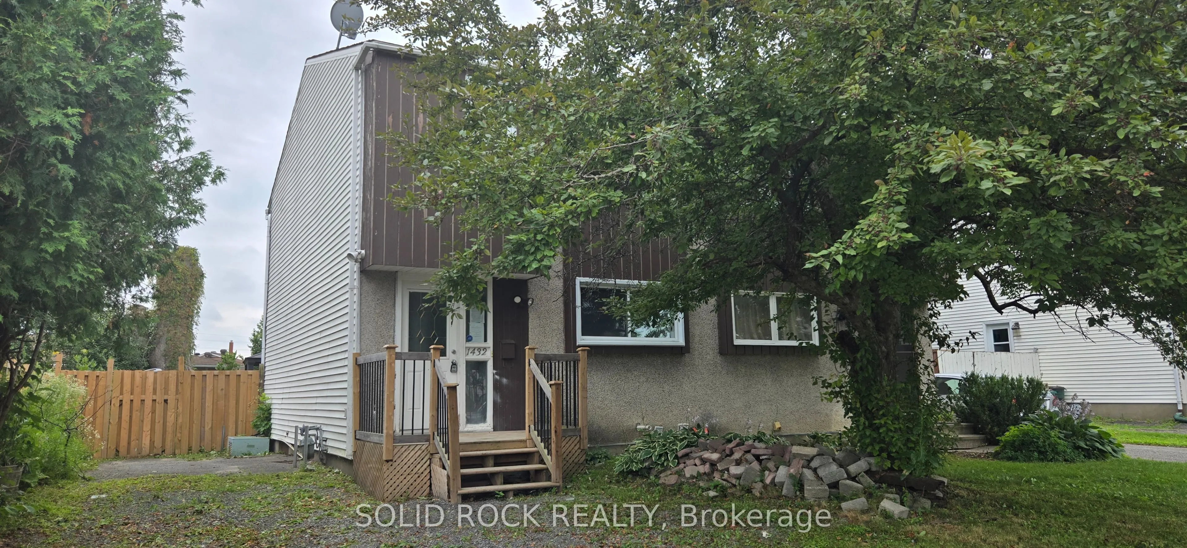 1432 Leigh Crescent
