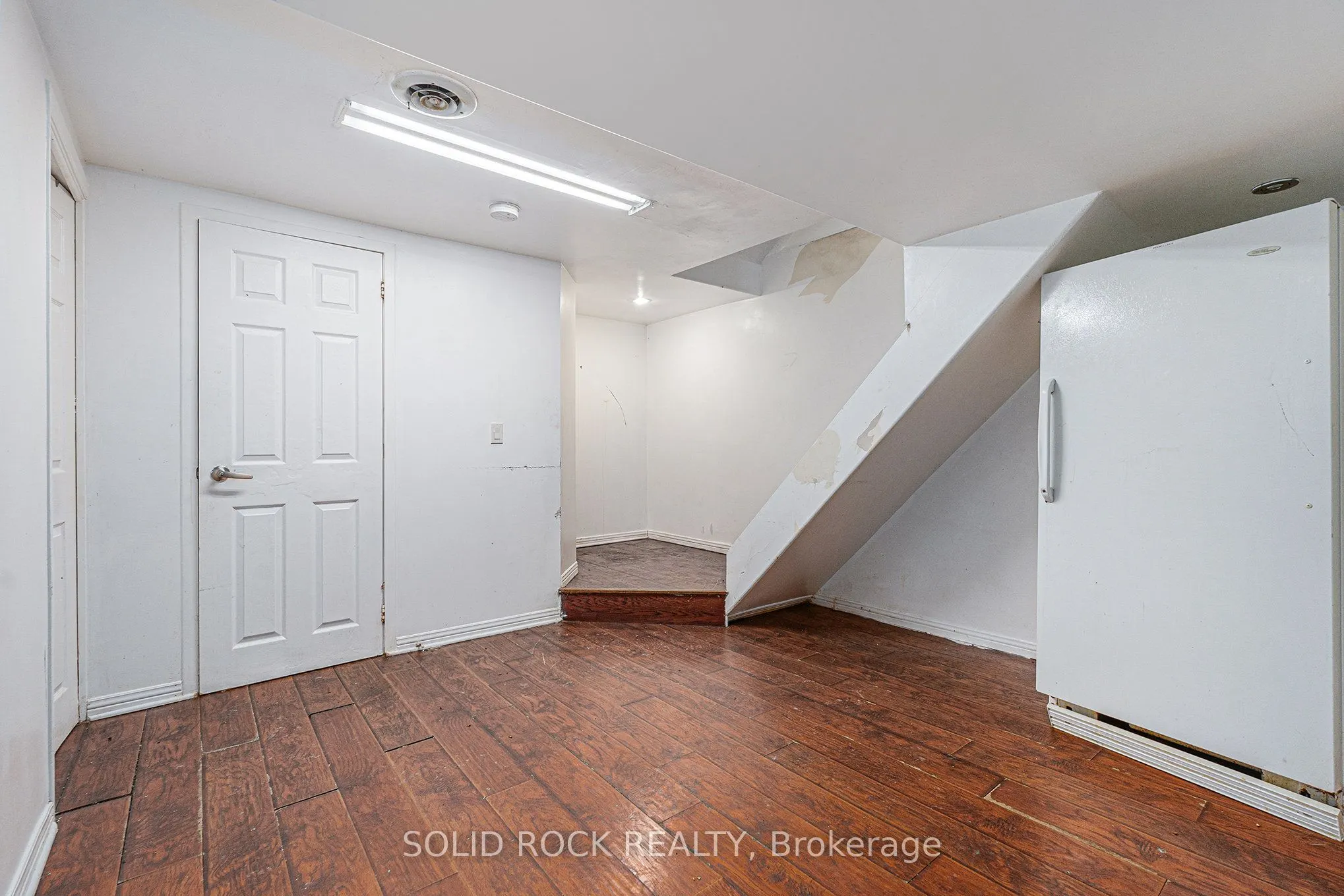 1432 Leigh Crescent