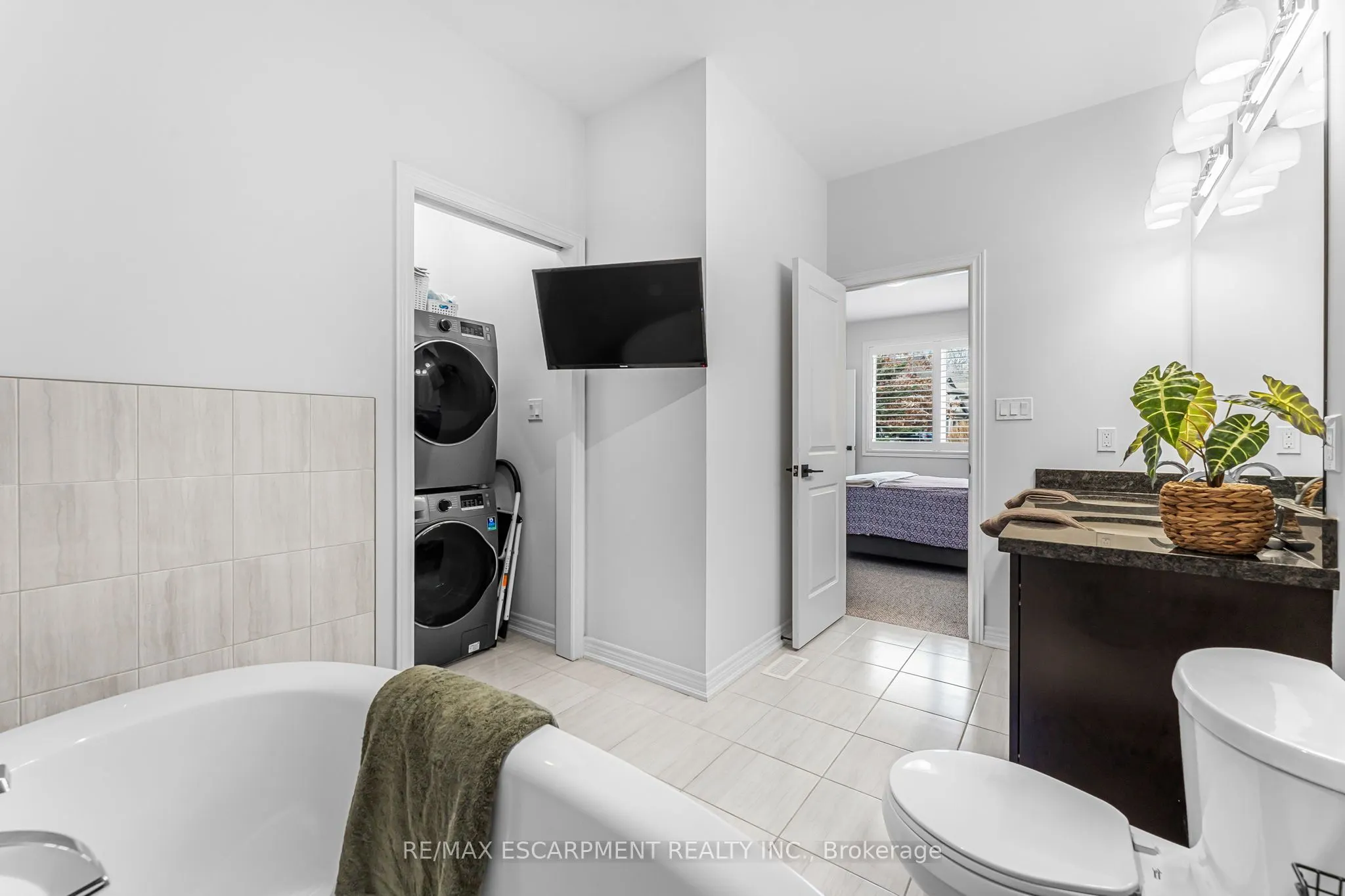 2848 King Street, #5