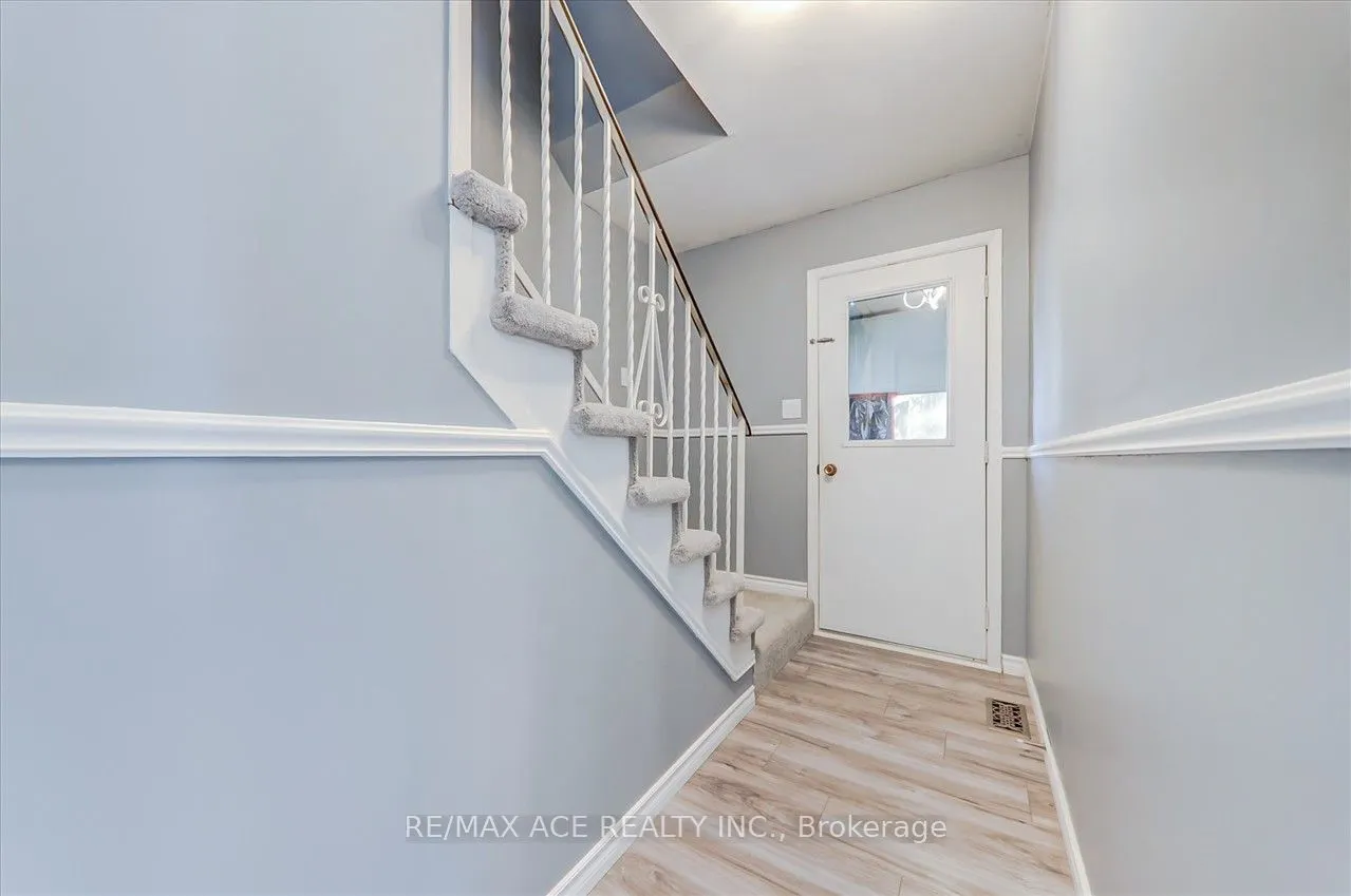 60 Pochon Avenue