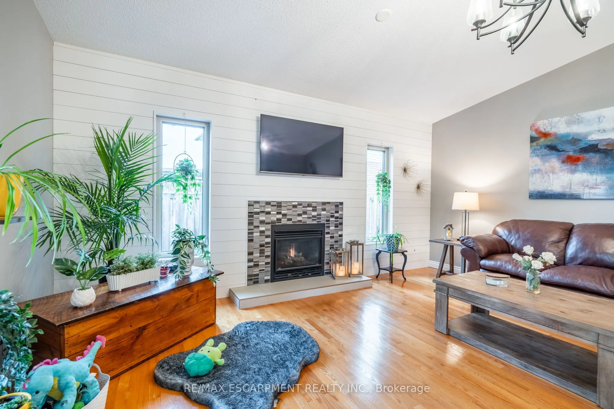 60 LEE Avenue