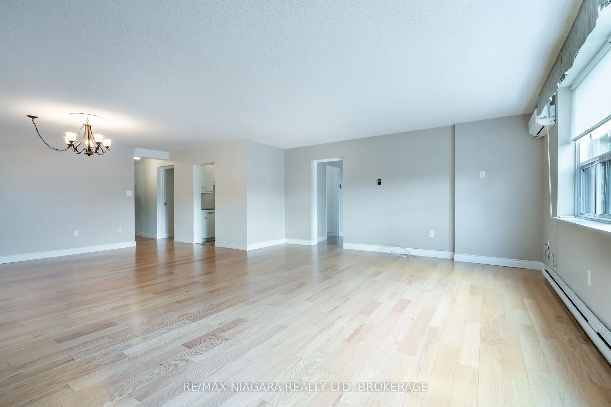 28 Robinson Street N, #305