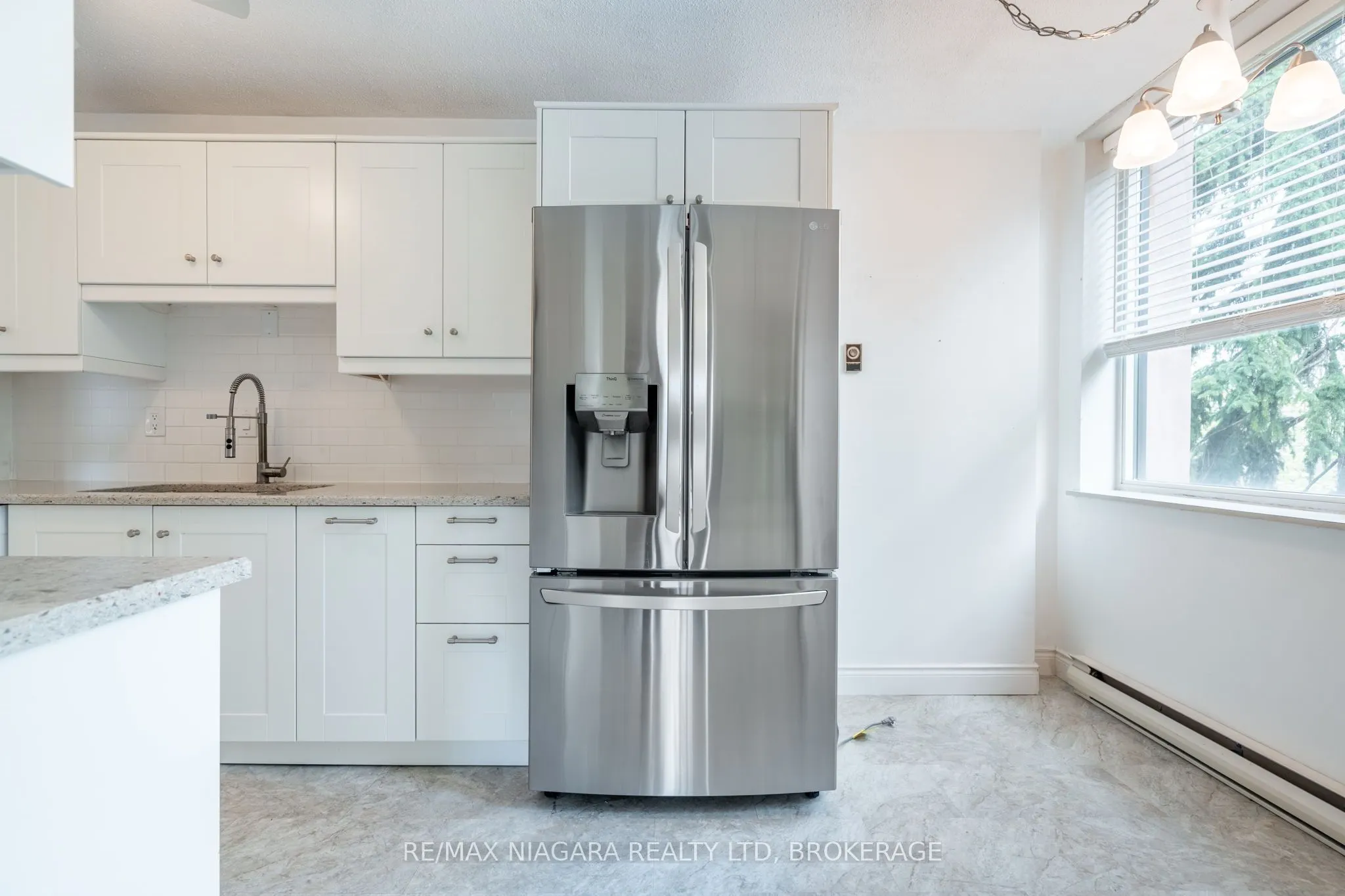 28 Robinson Street N, #305