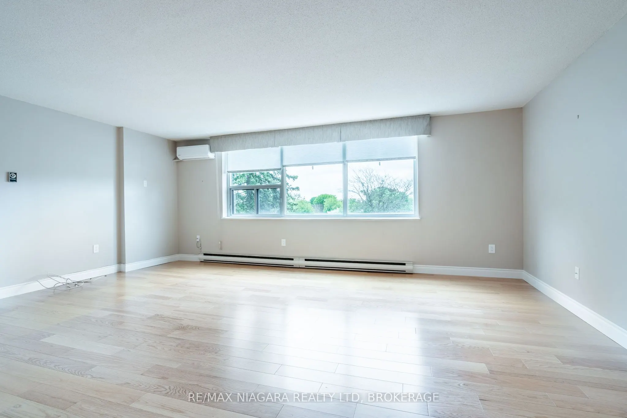 28 Robinson Street N, #305