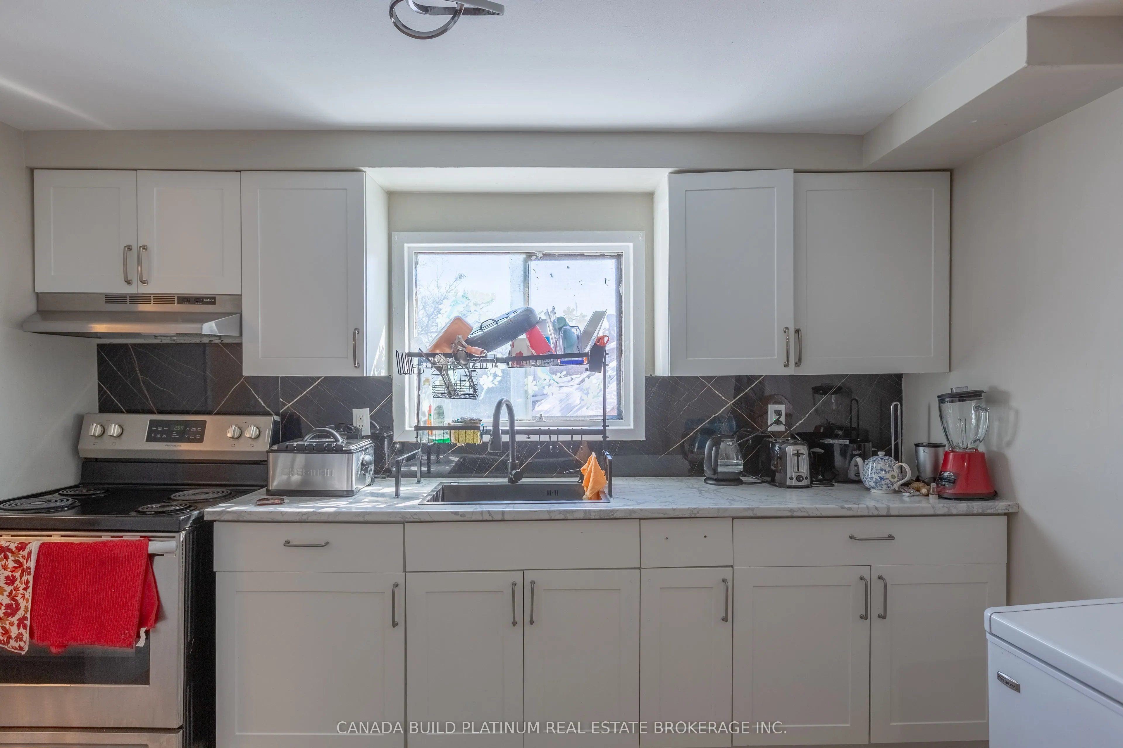 1036-40 Gladstone Avenue