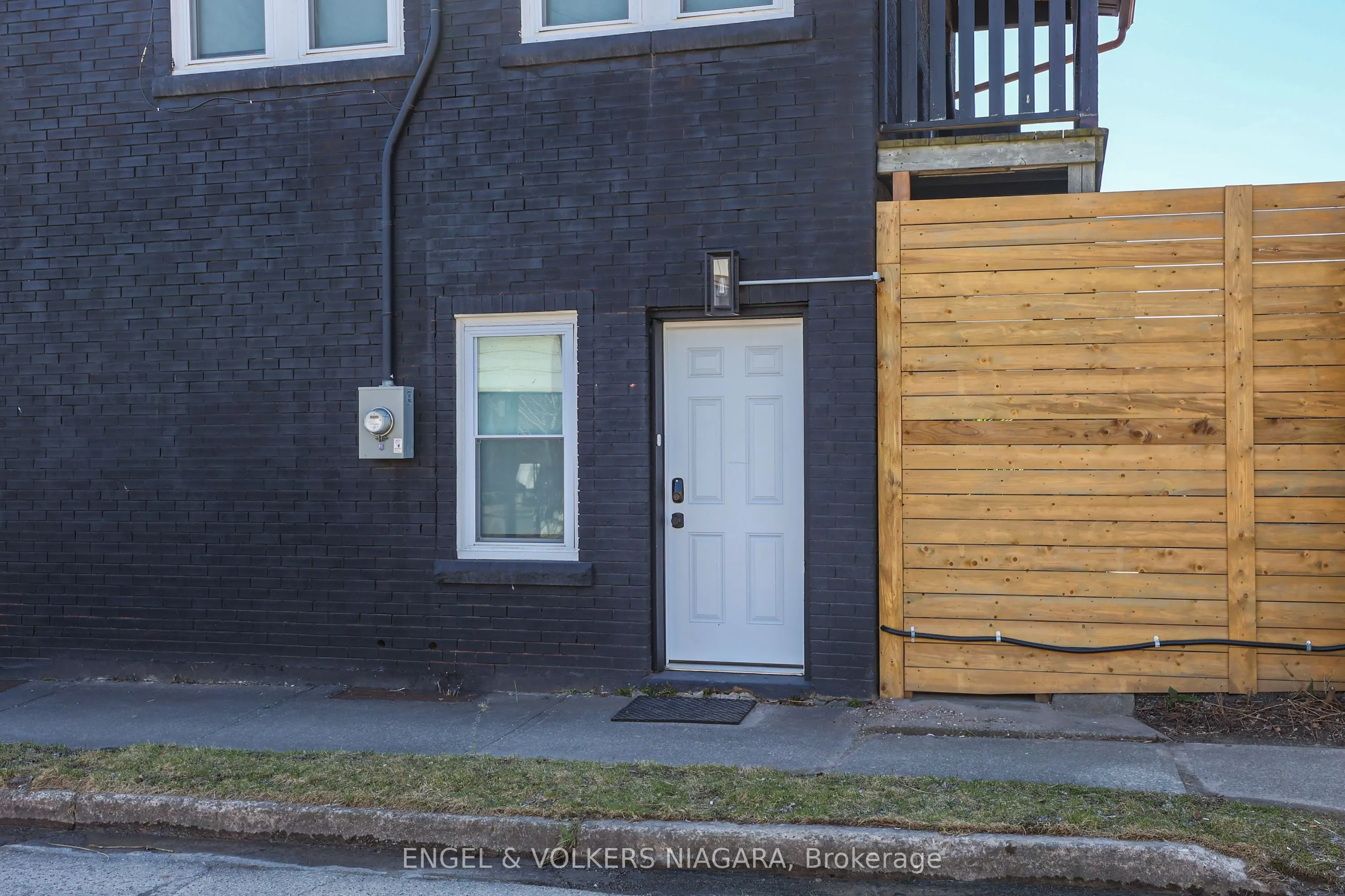 6043 Main Street