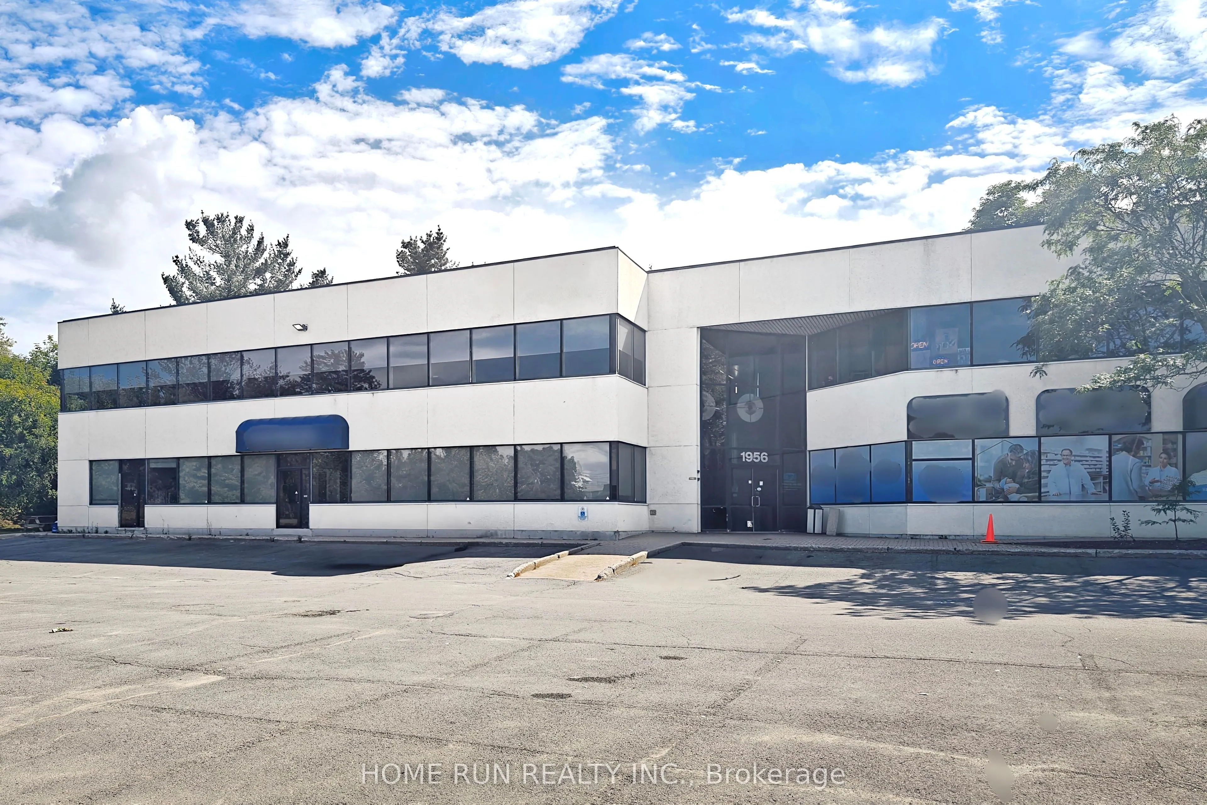 1956 Robertson Road, #216