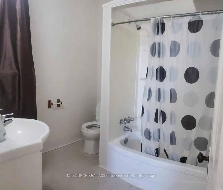 146 King Street W, #2