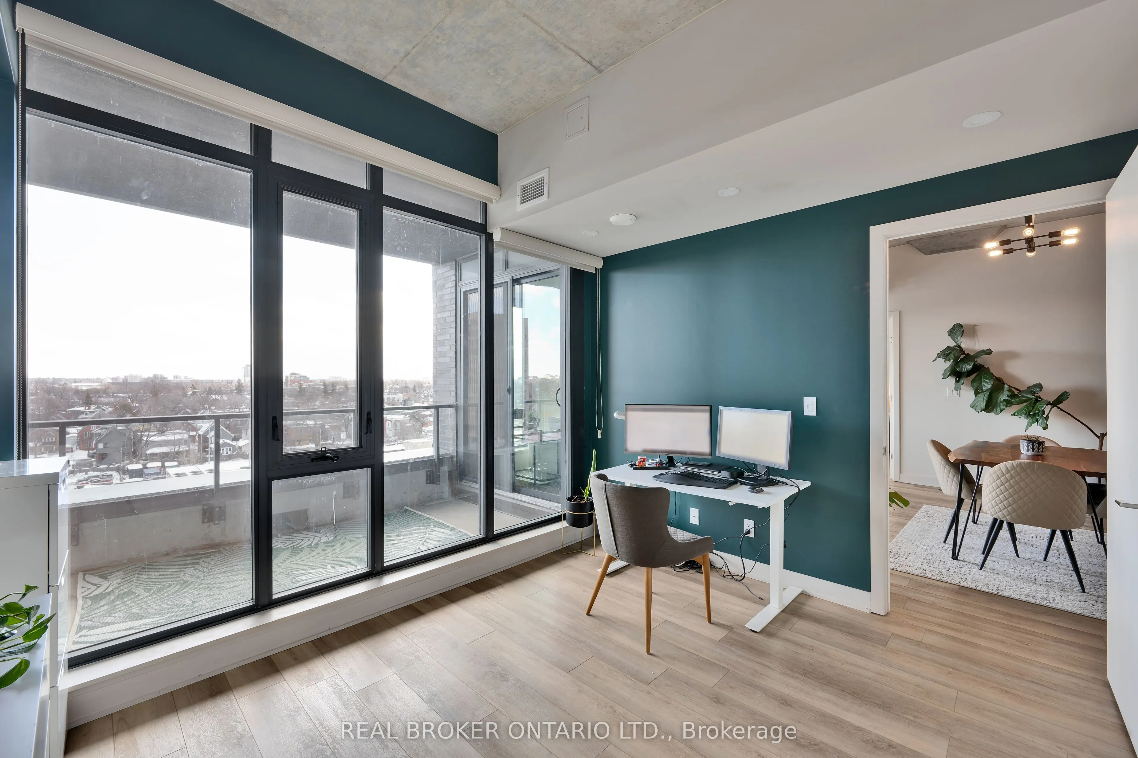 203 Catherine Street #703