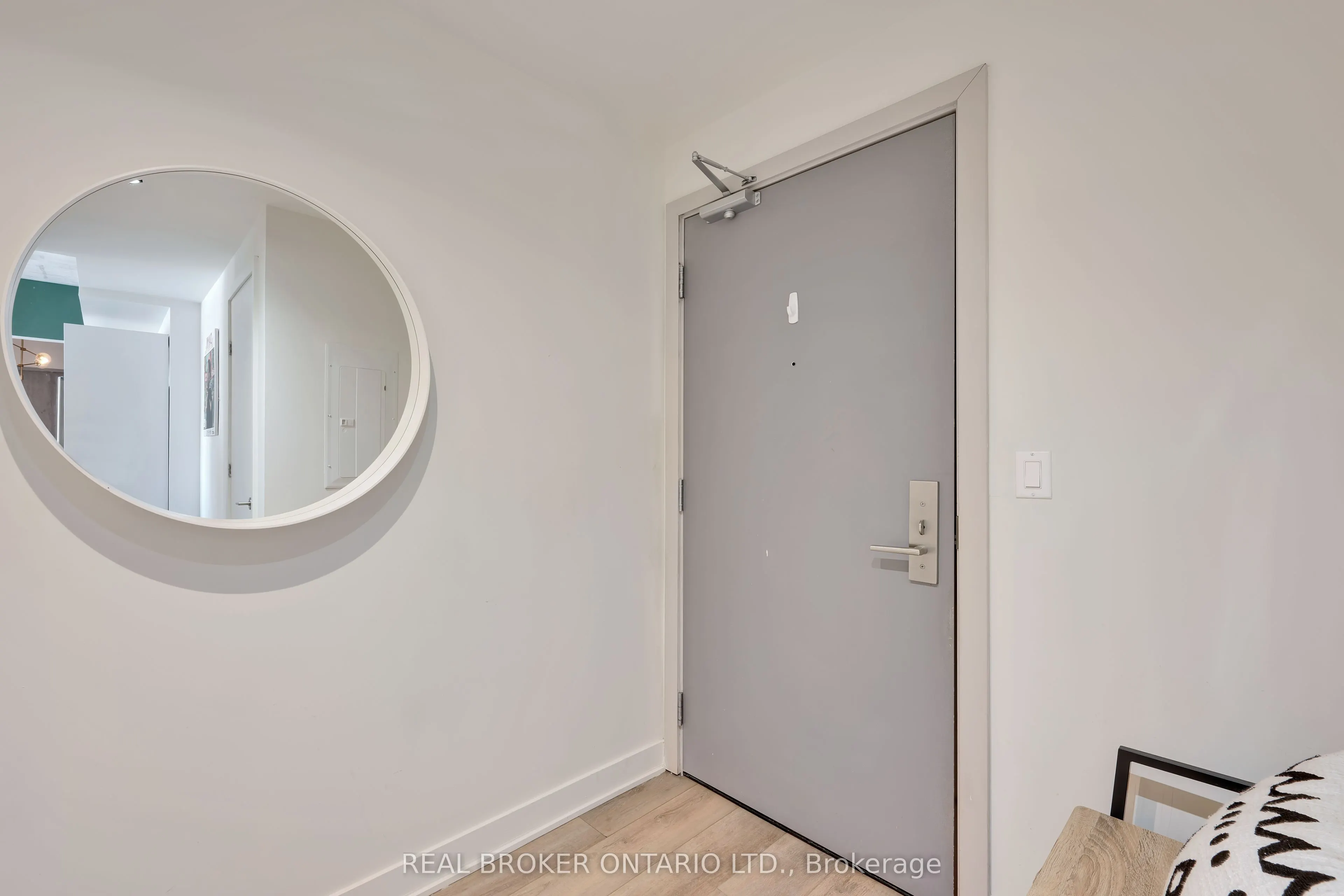 203 Catherine Street #703