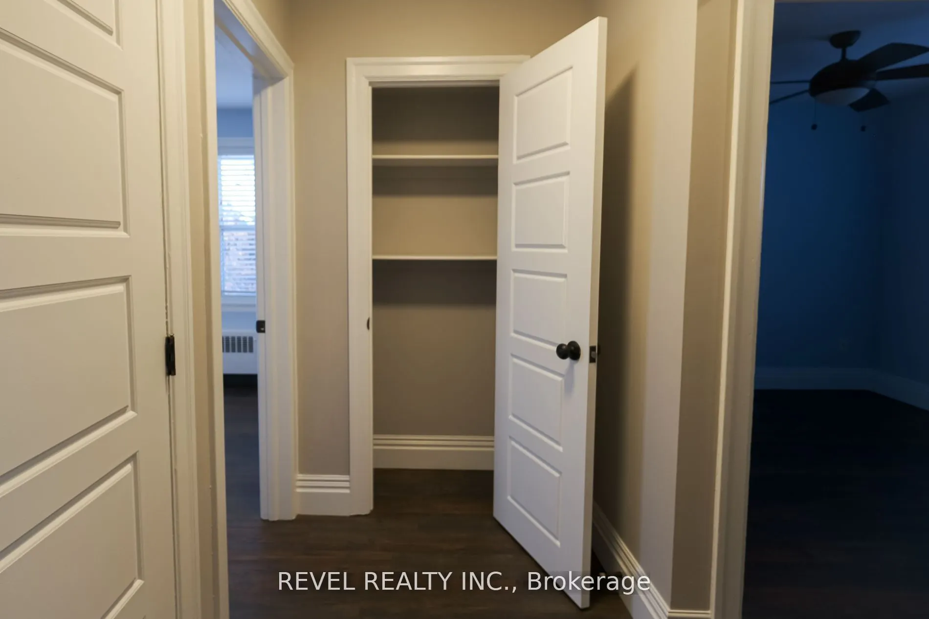 350 Simcoe Street N, ##1