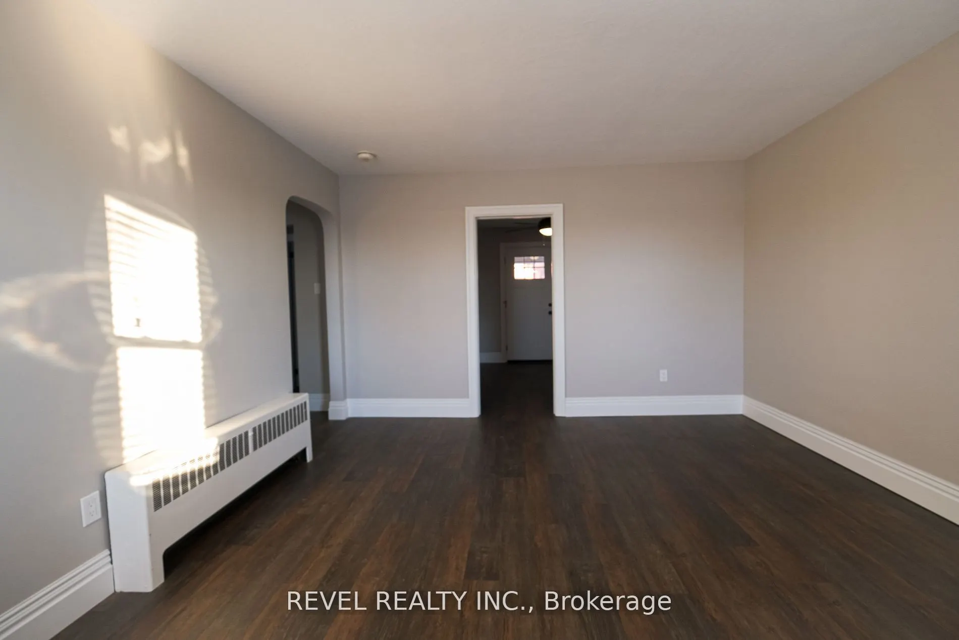350 Simcoe Street N, ##1