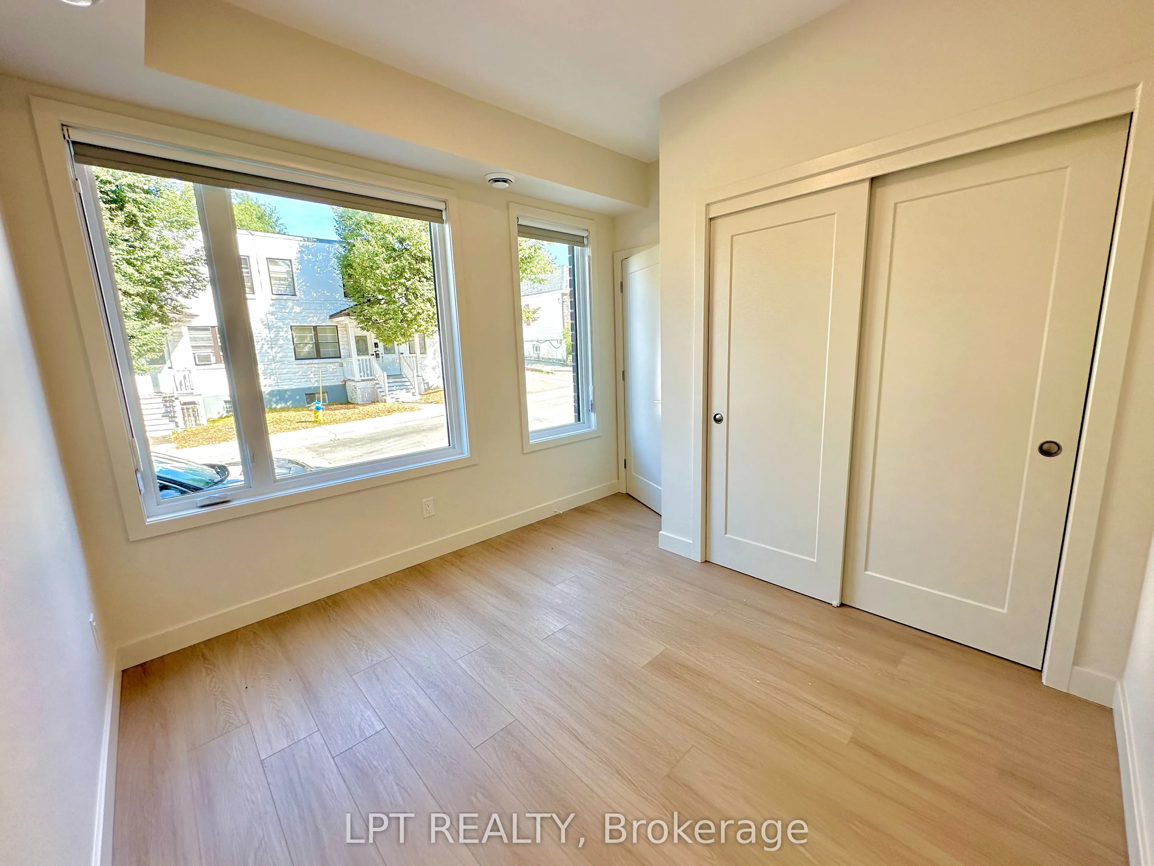 260 ST DENIS Street, #2