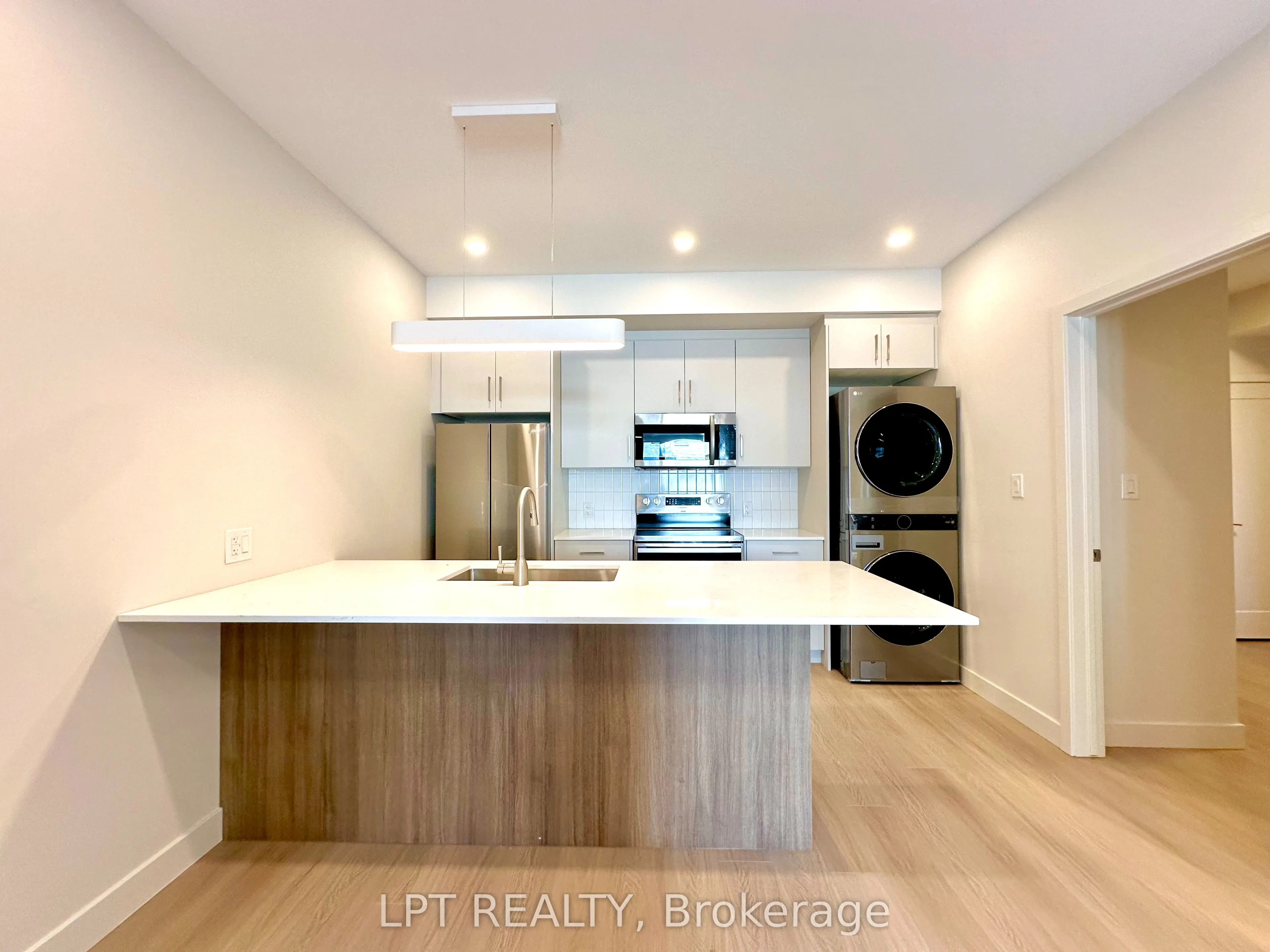260 ST DENIS Street, #2