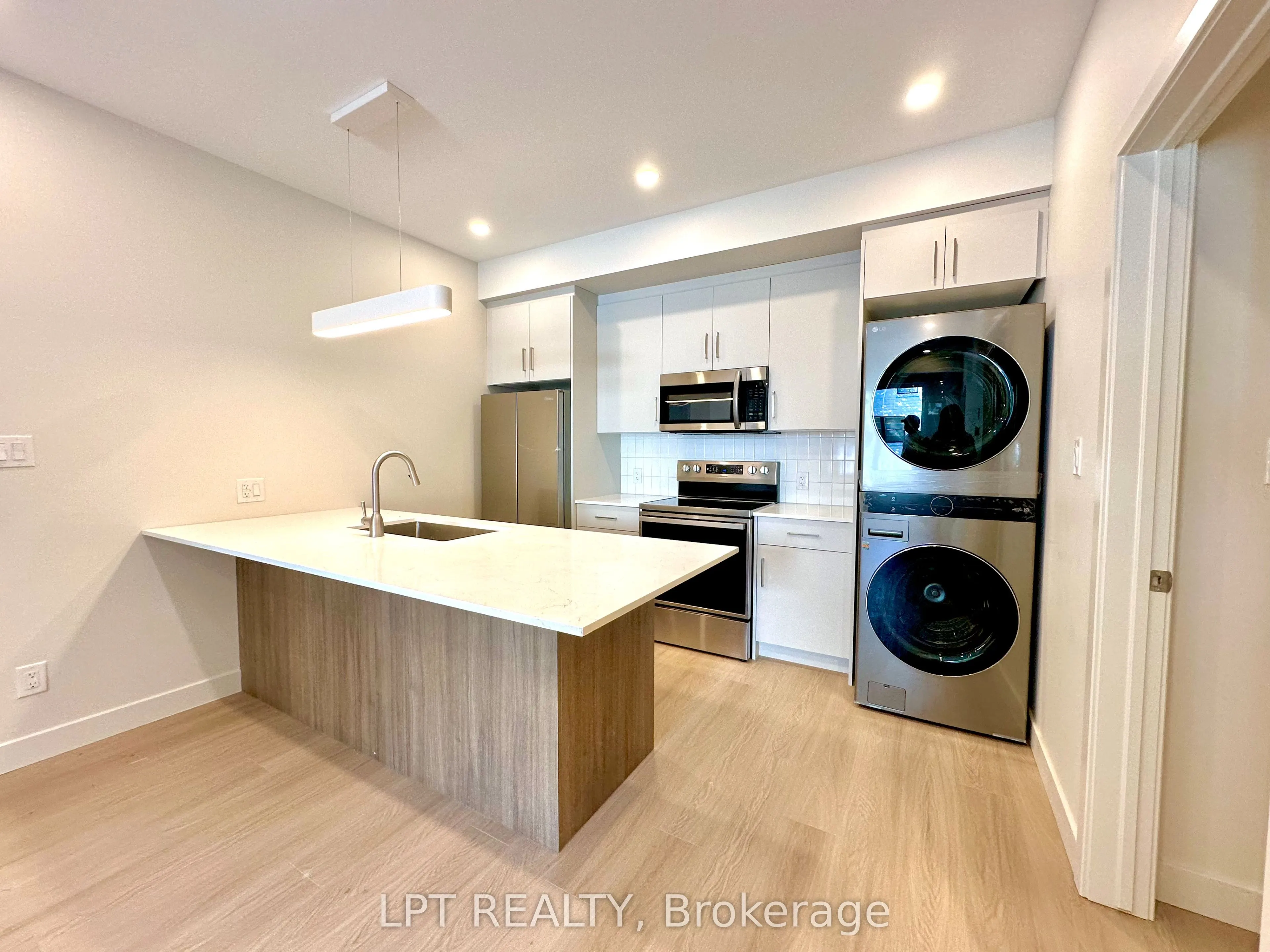 260 ST DENIS Street, #2