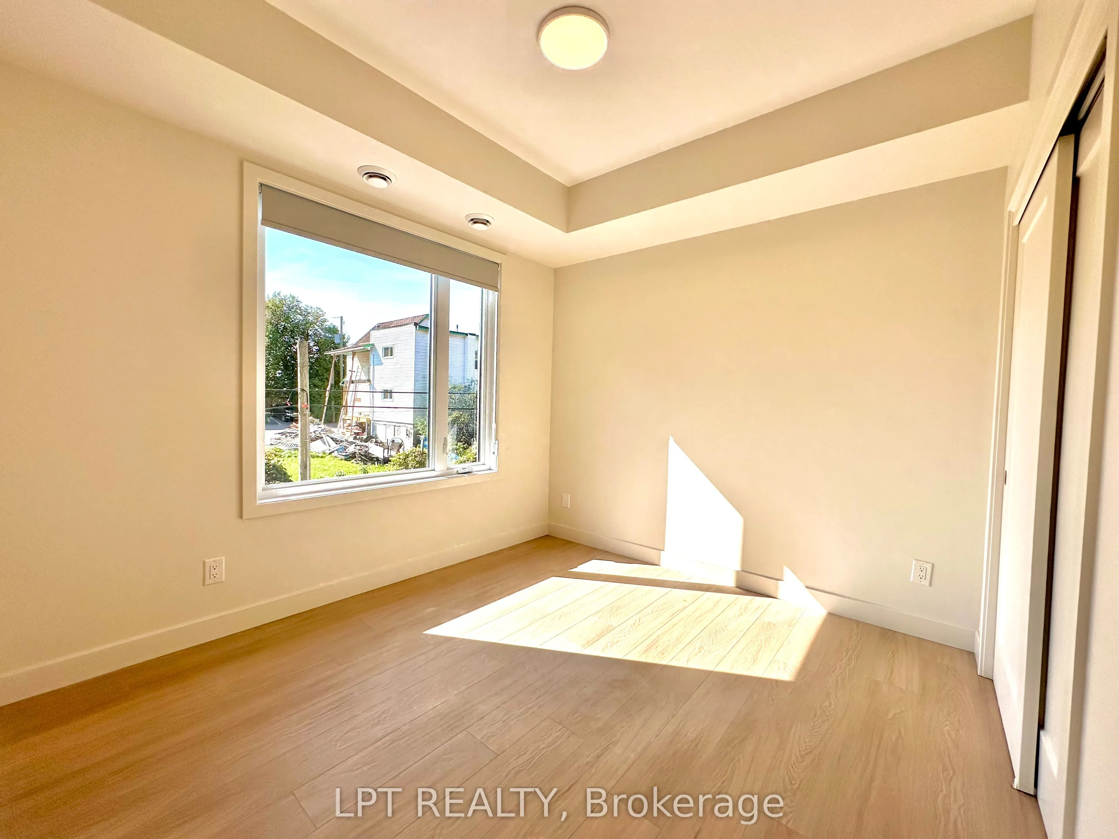 260 ST DENIS Street, #2