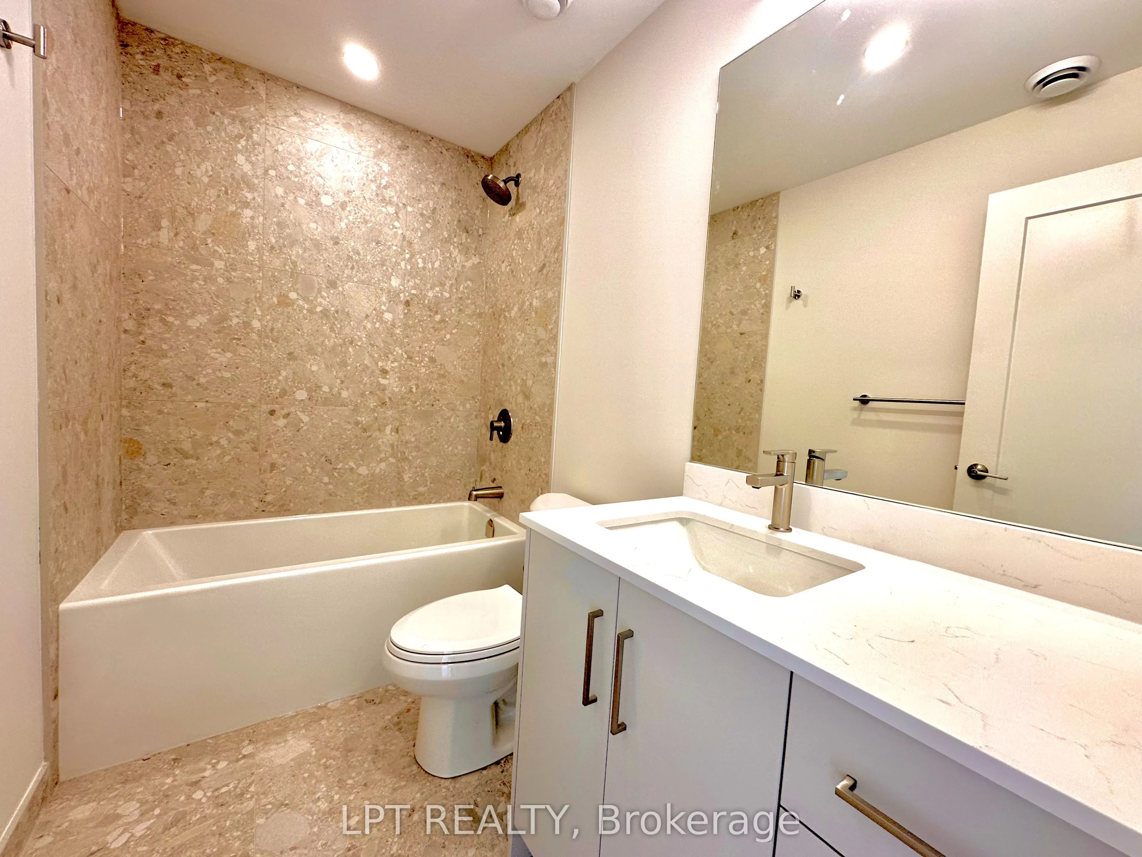 260 ST DENIS Street, #2