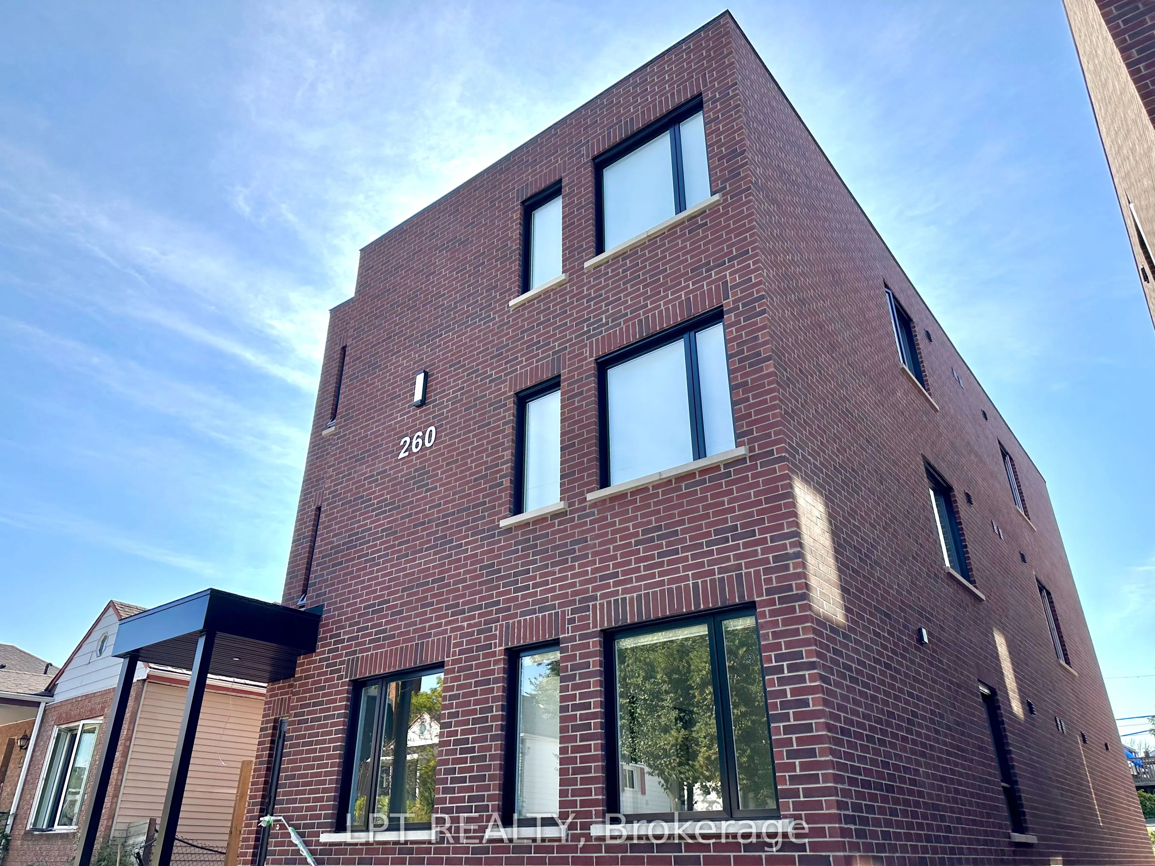 260 ST DENIS Street, #2
