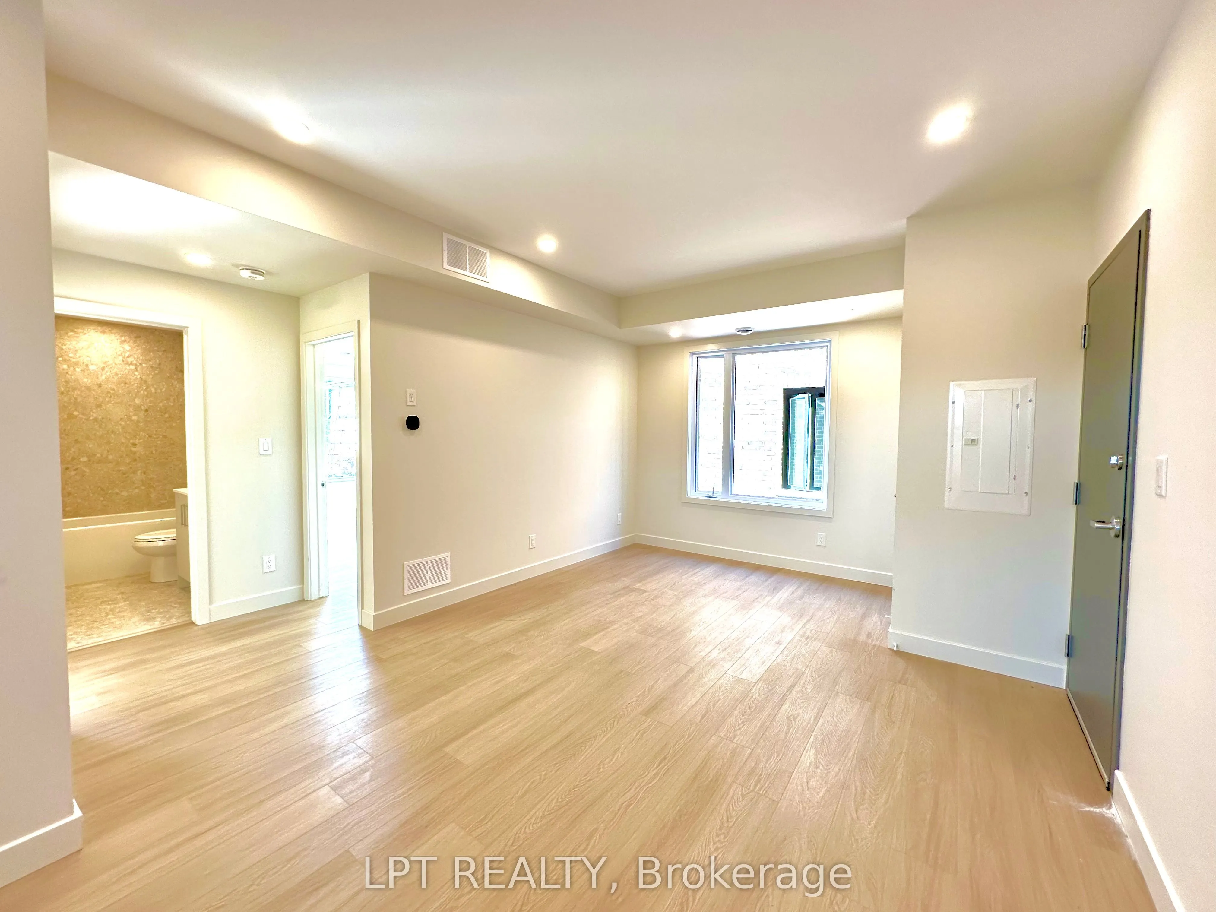 260 ST DENIS Street, #2