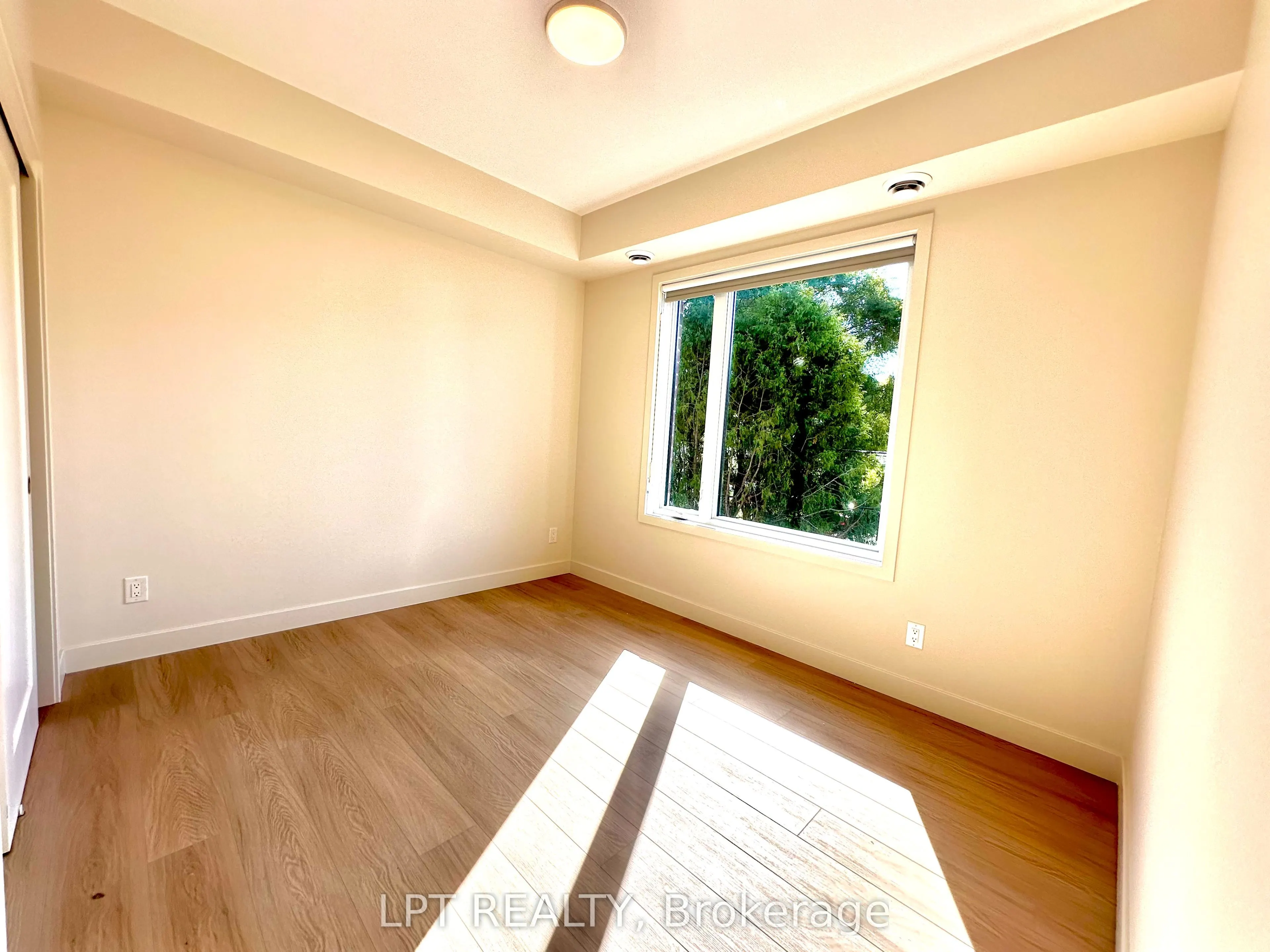 260 ST DENIS Street, #2