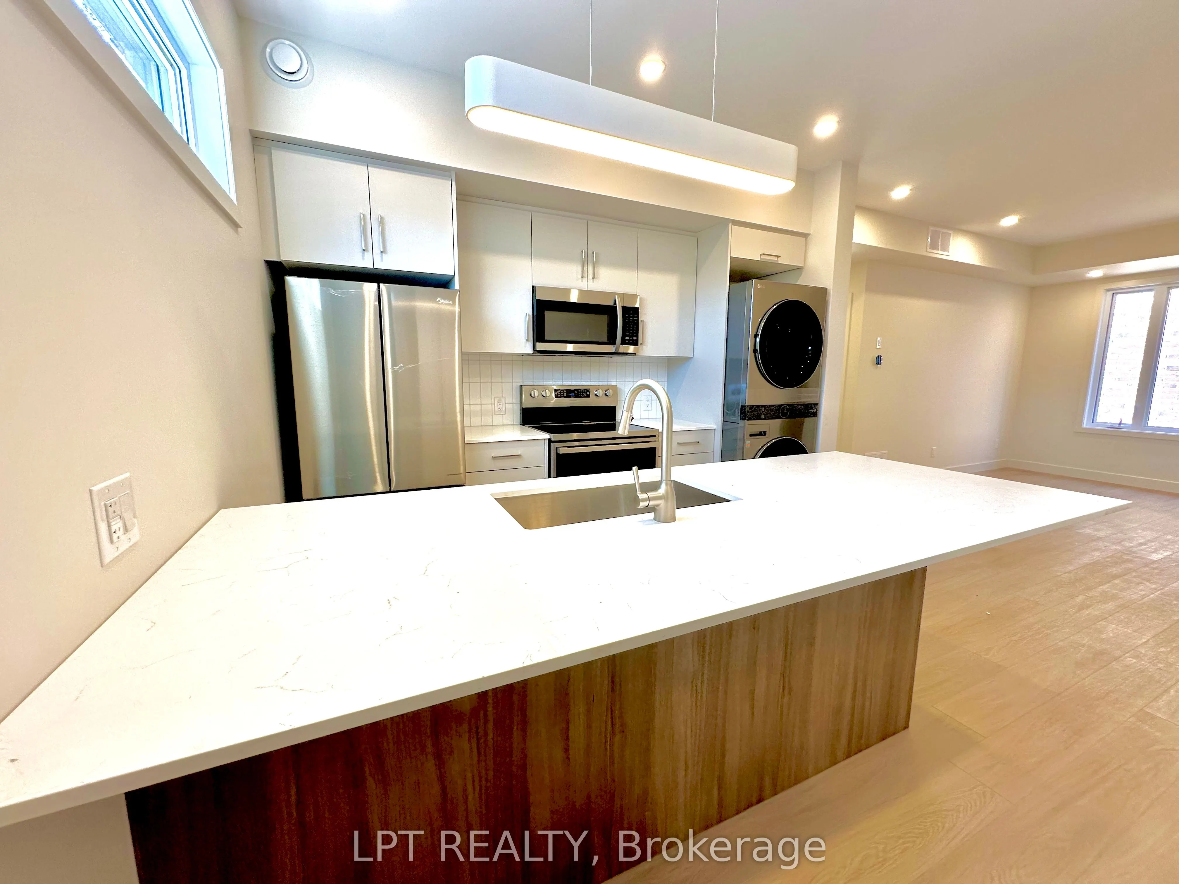 260 ST DENIS Street, #2