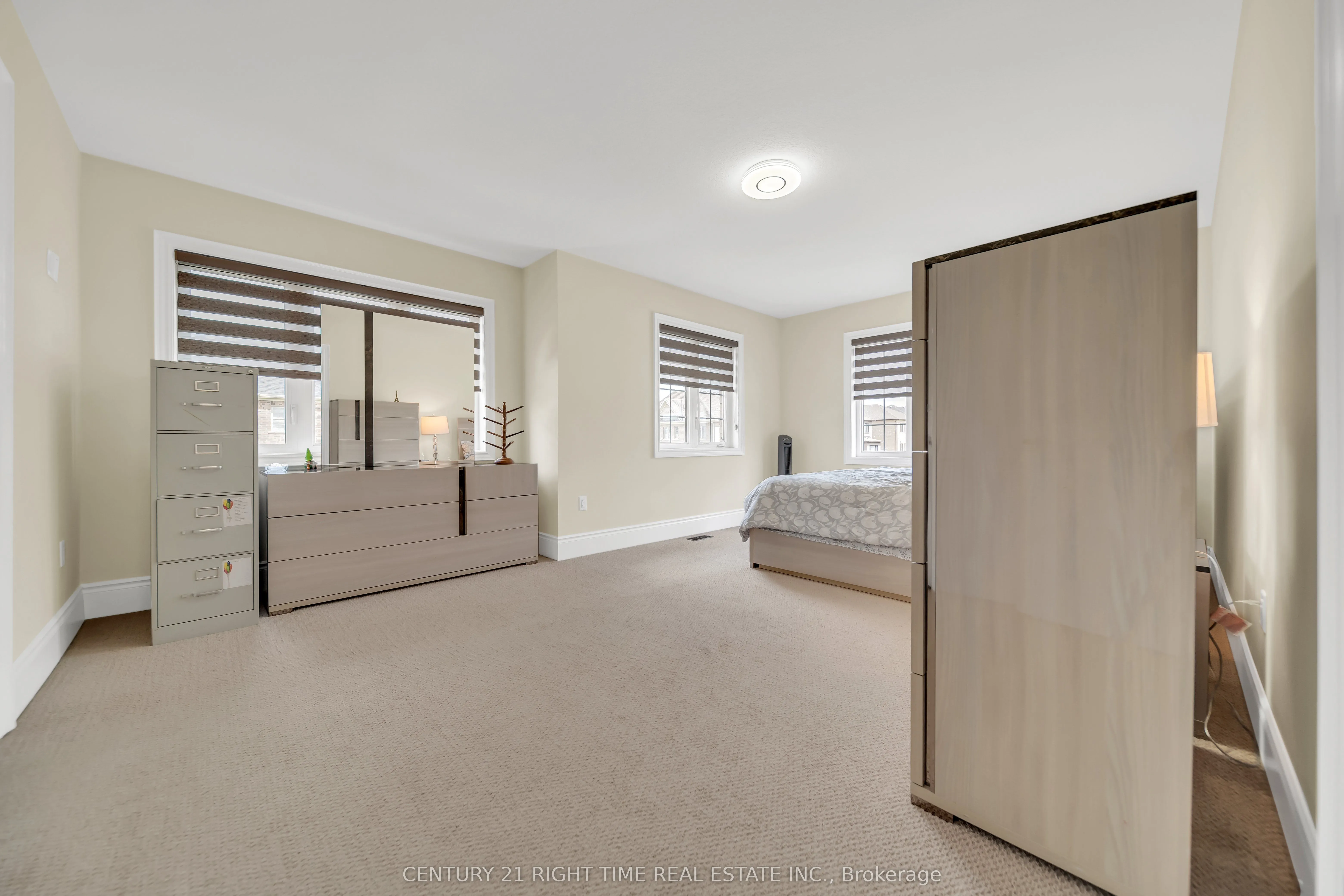 1161 Upper Thames Drive