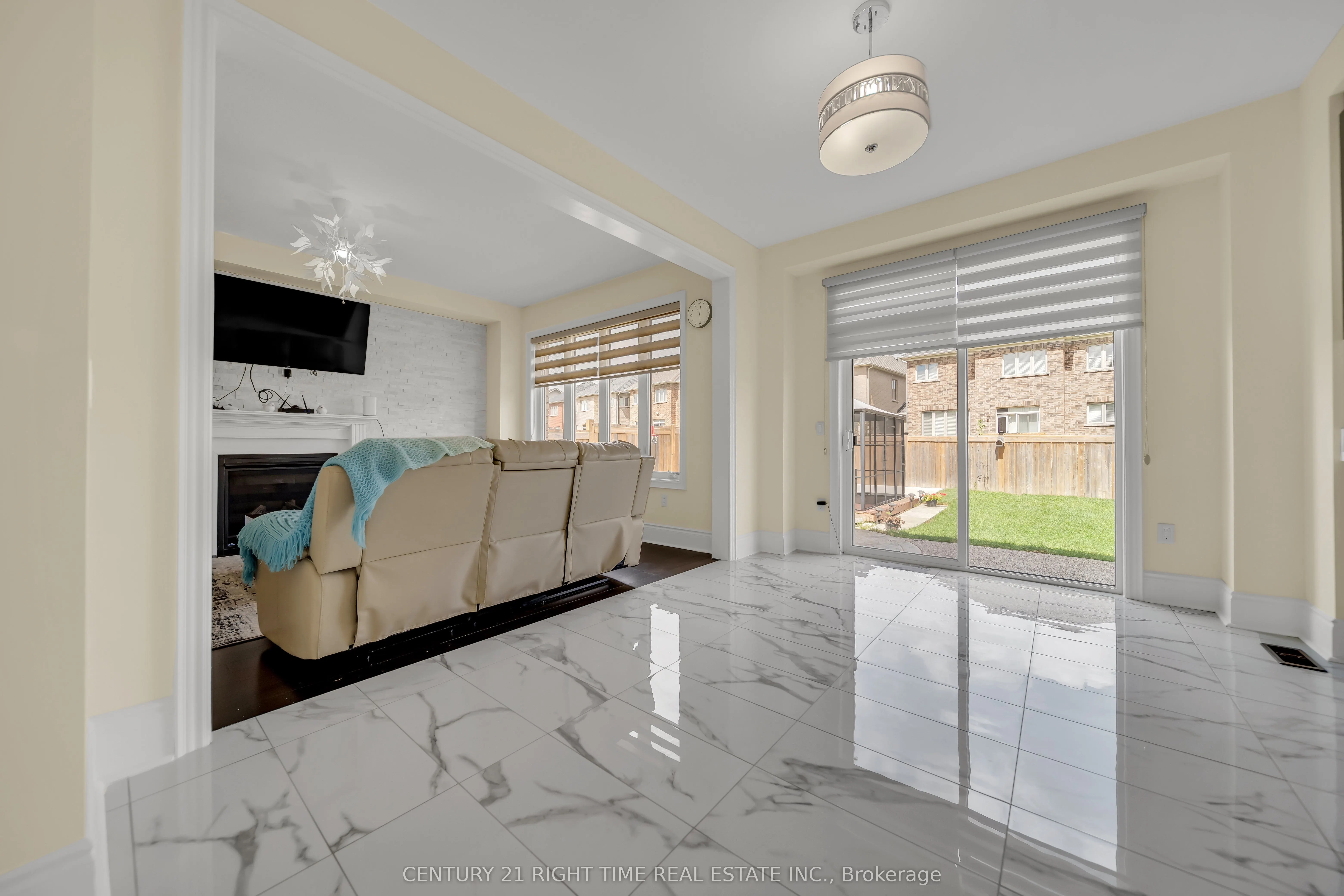 1161 Upper Thames Drive