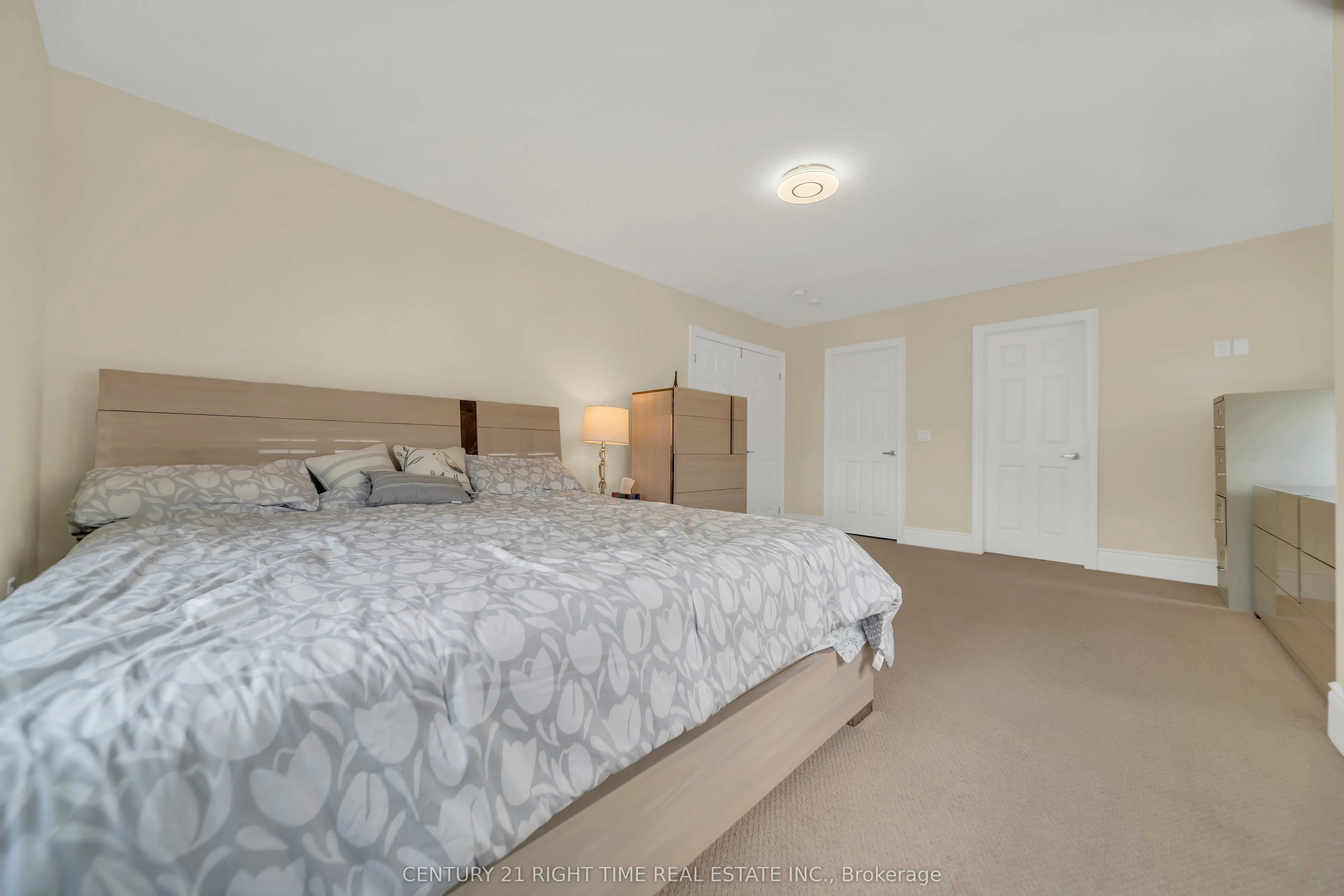 1161 Upper Thames Drive