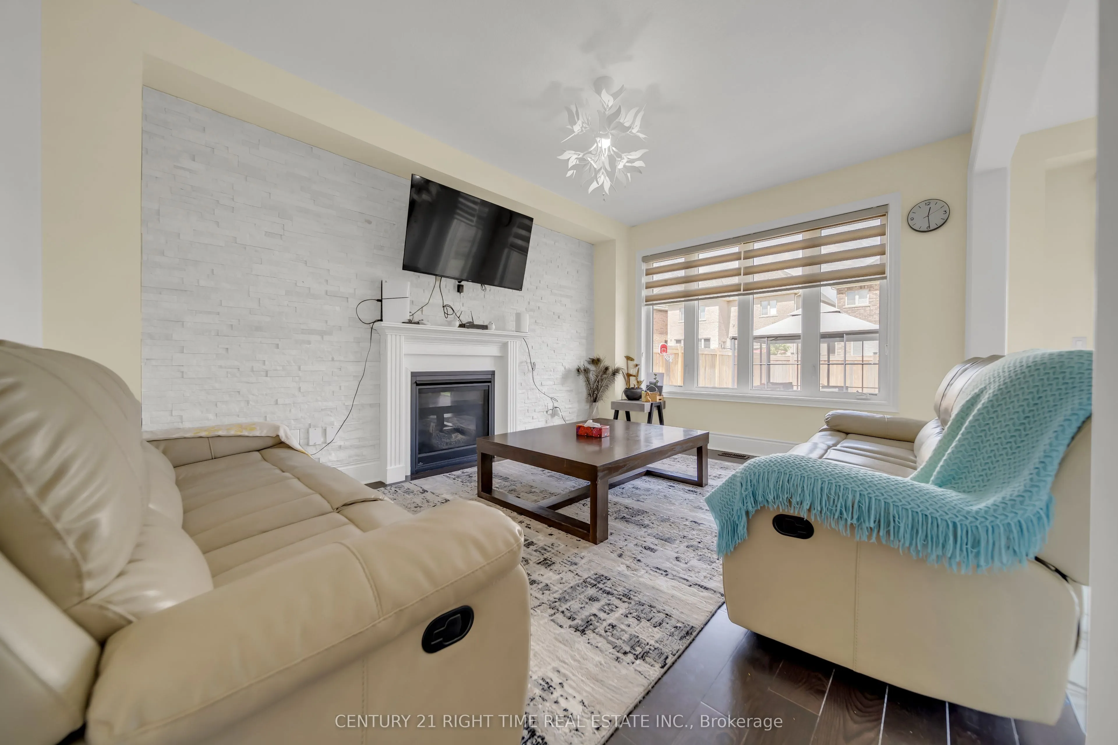 1161 Upper Thames Drive