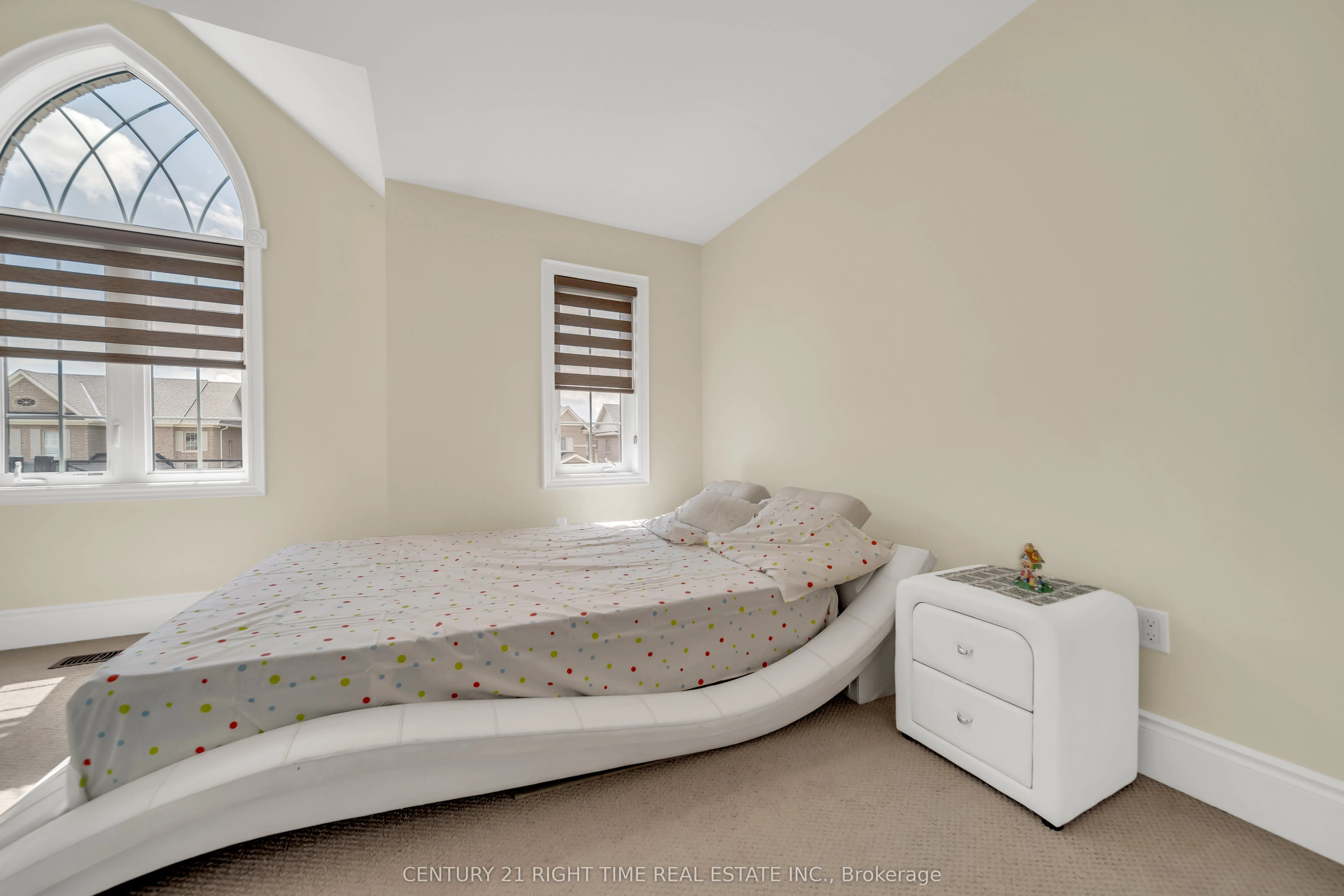 1161 Upper Thames Drive