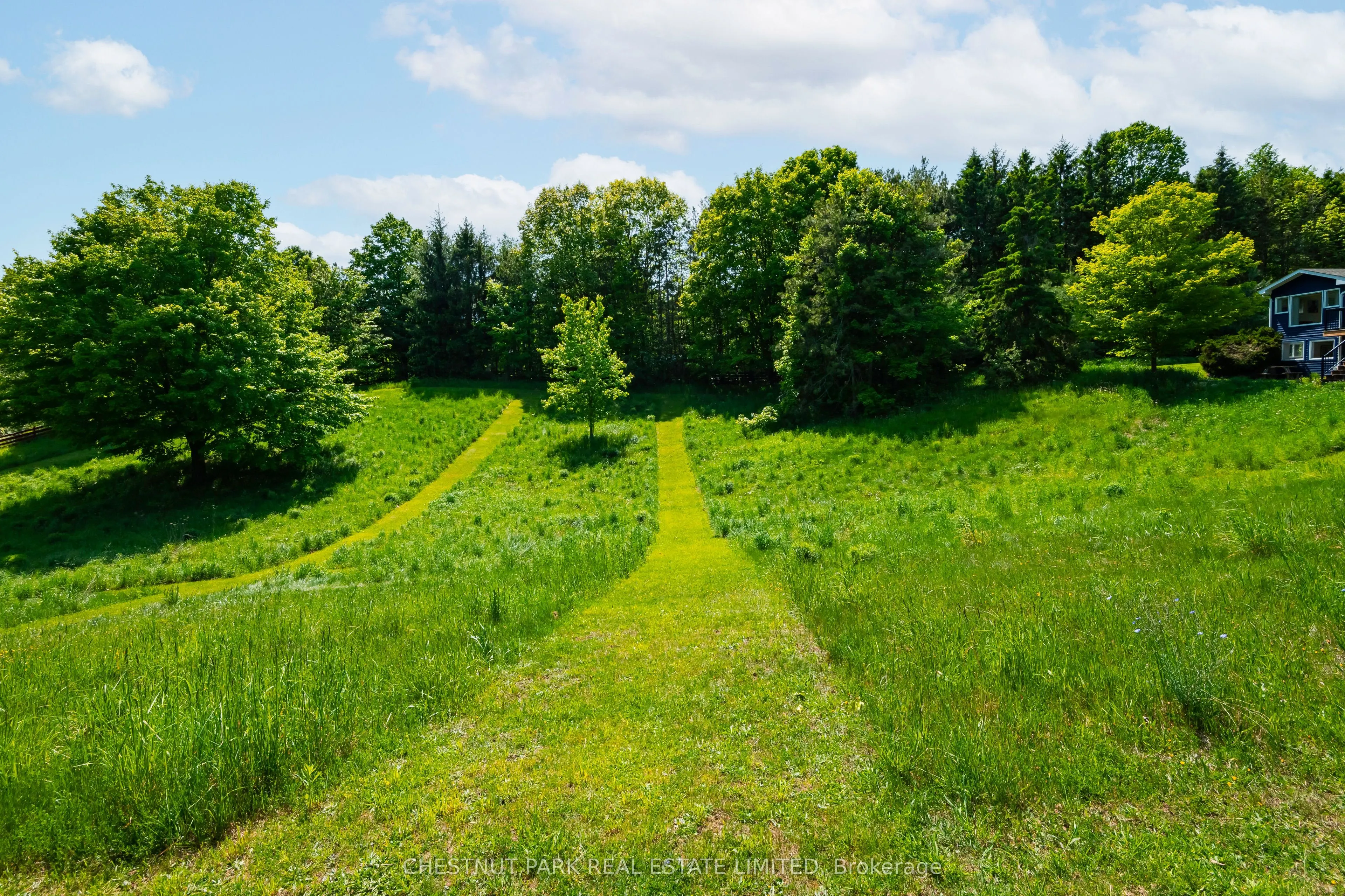 248400 5 Side Road