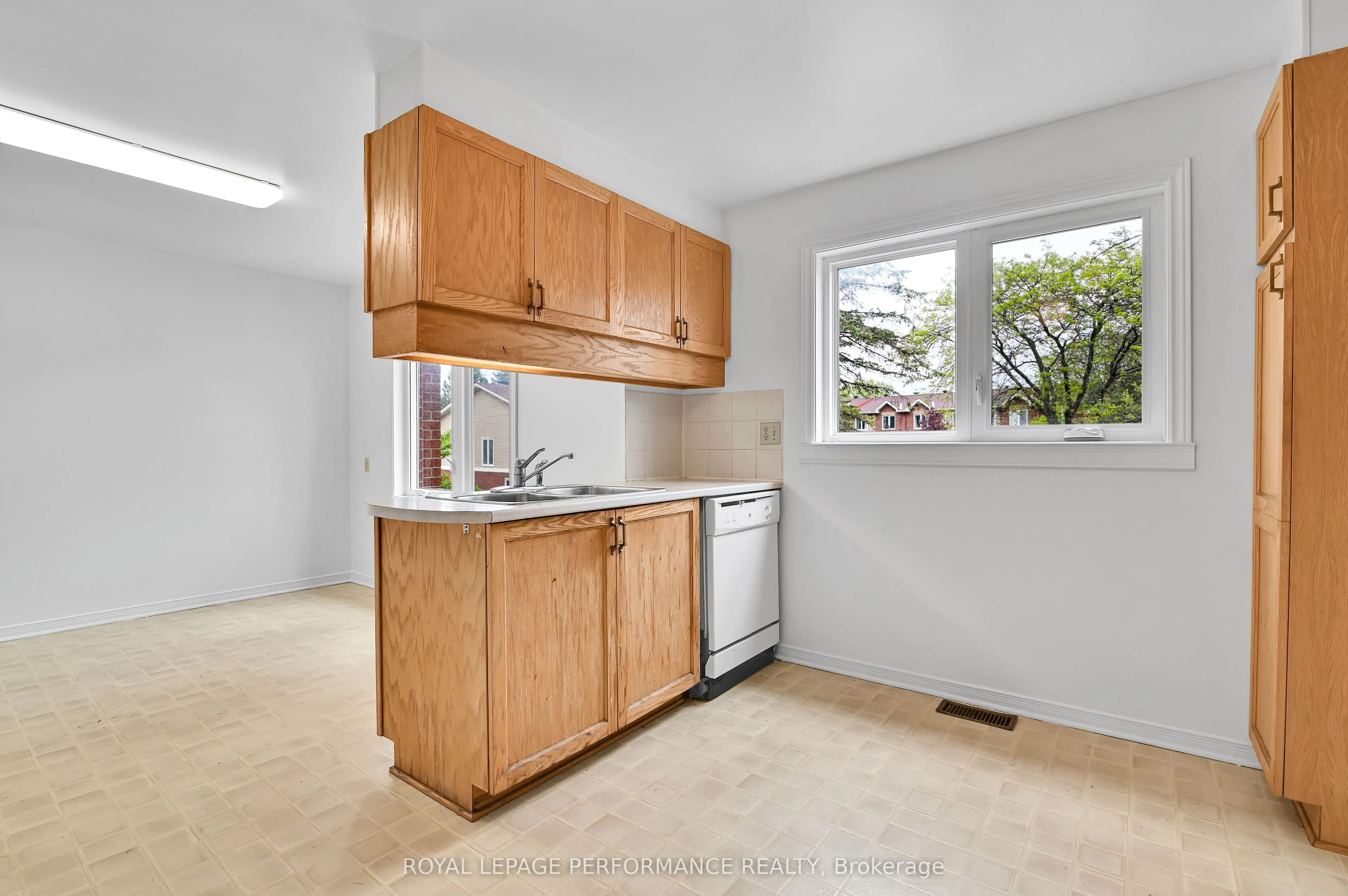 1838 Summerfields Crescent, #17