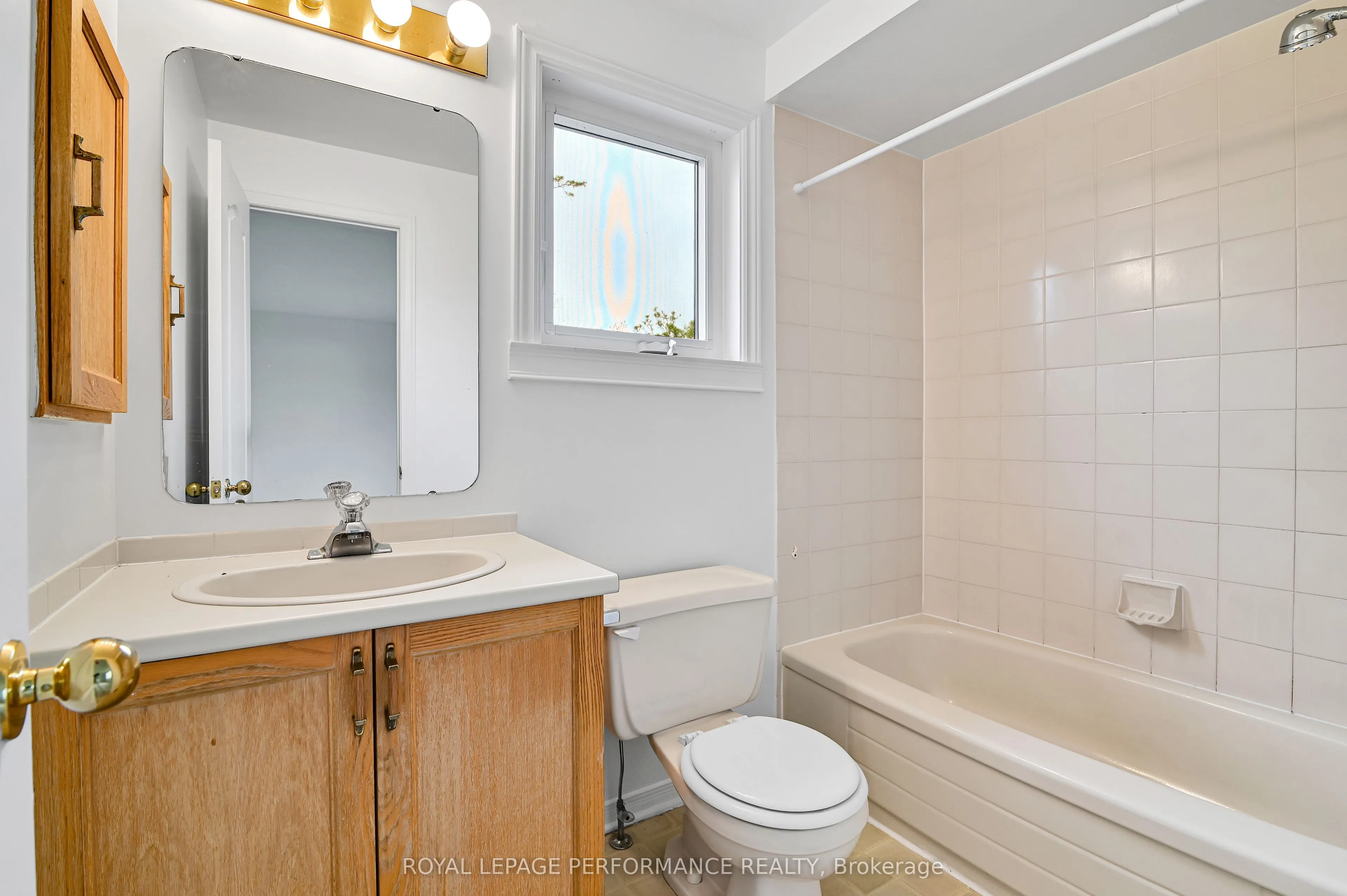 1838 Summerfields Crescent, #17