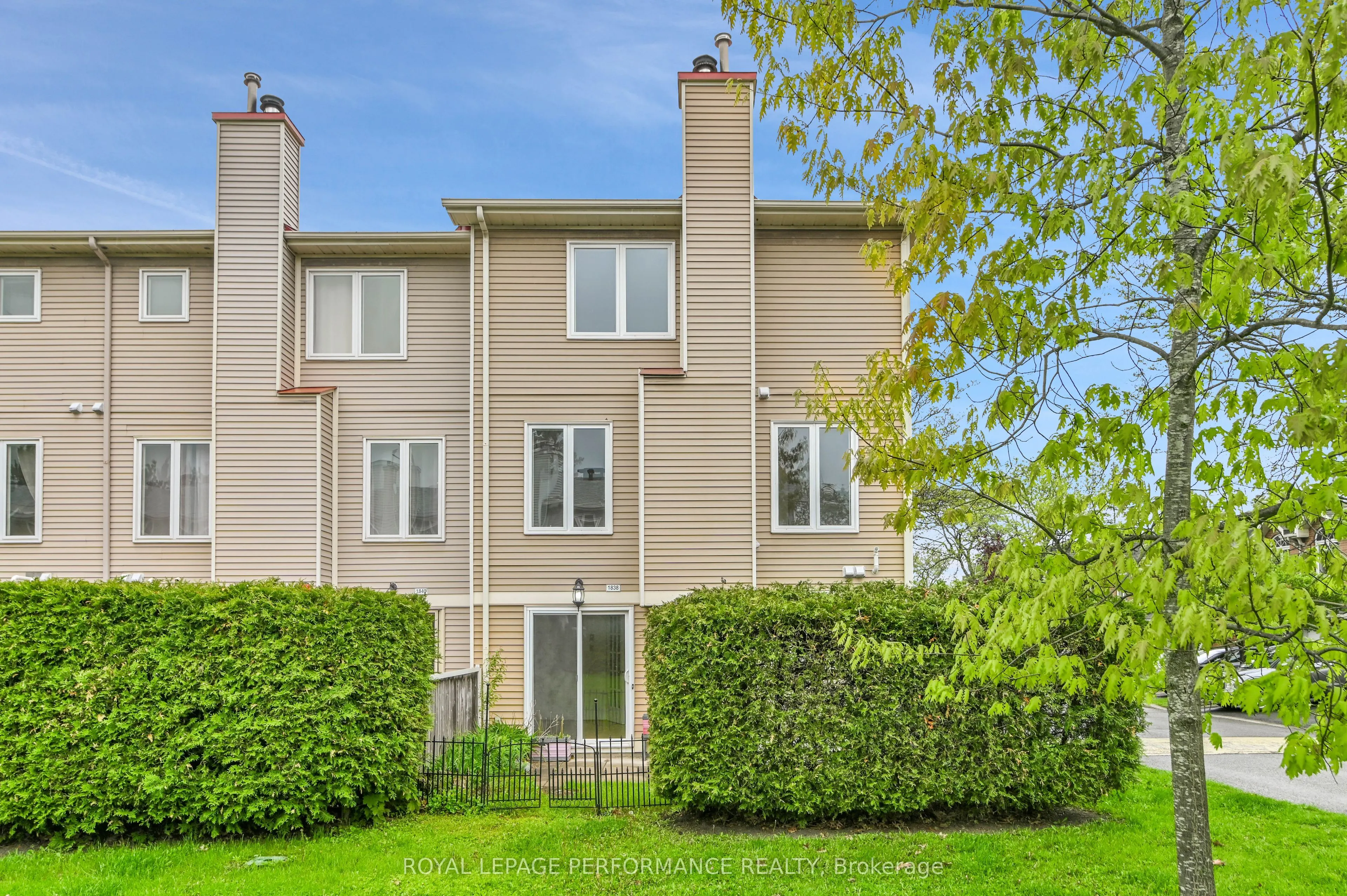 1838 Summerfields Crescent, #17