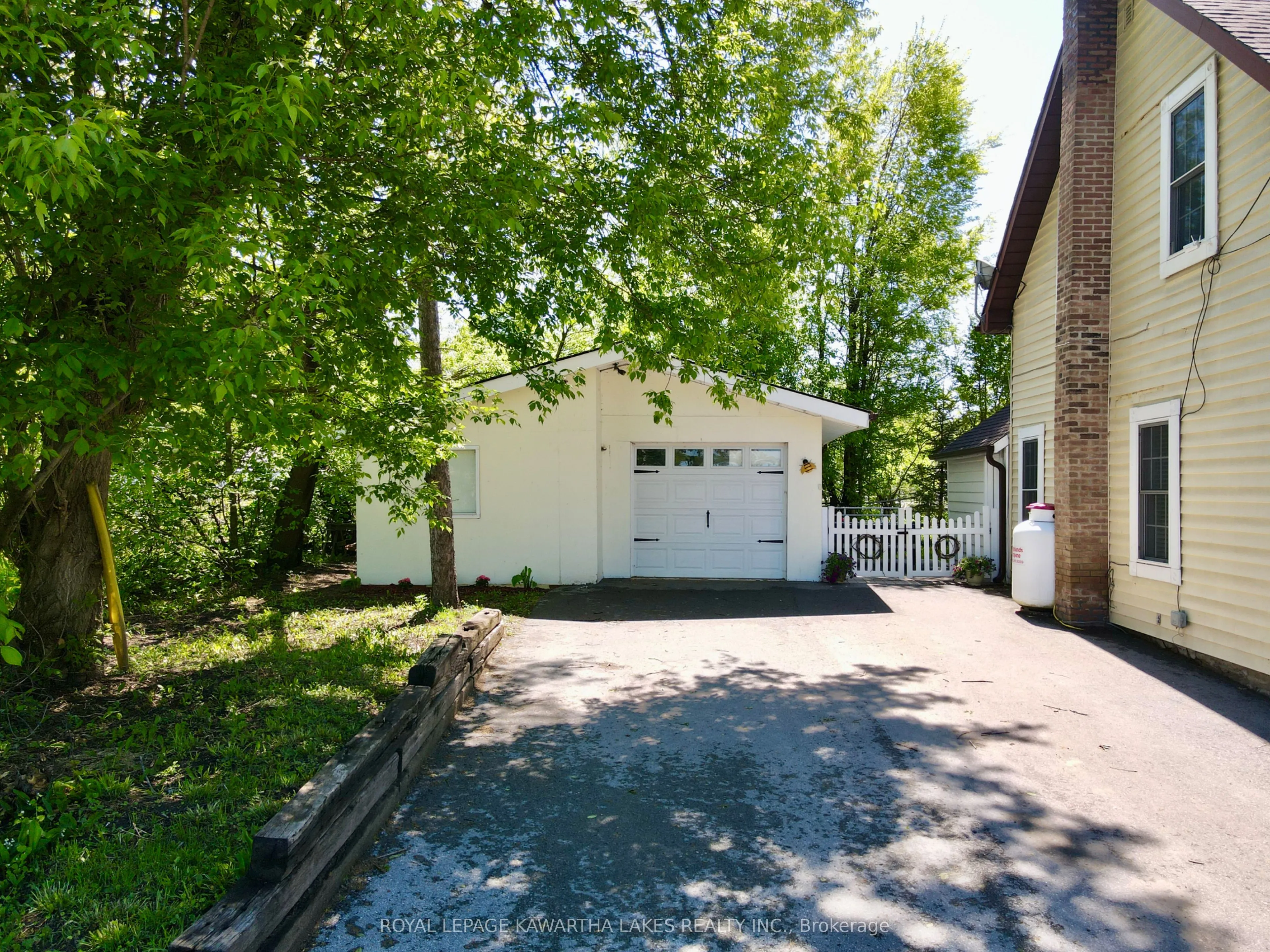 3472 Monck Road