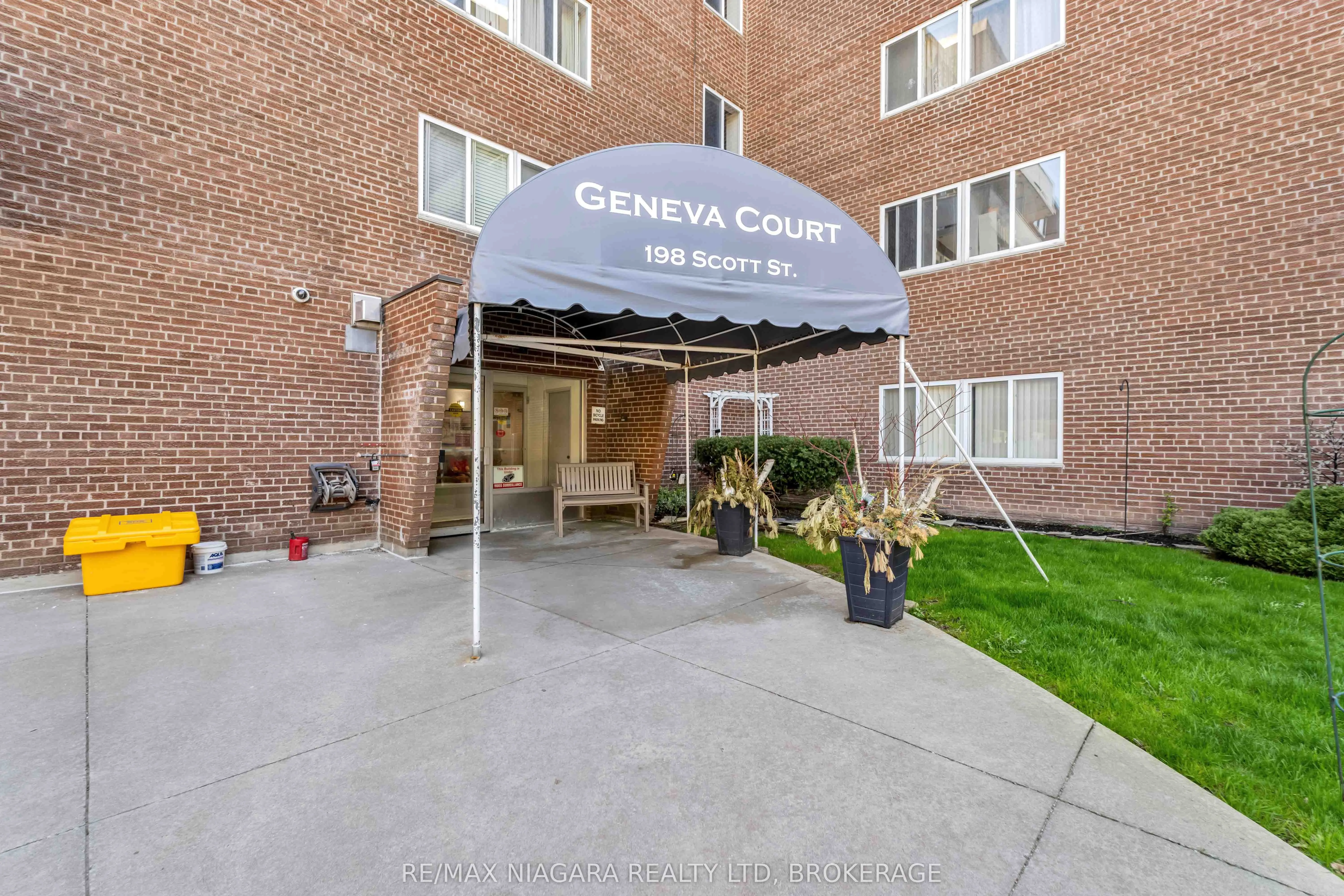 198 Scott Street #506