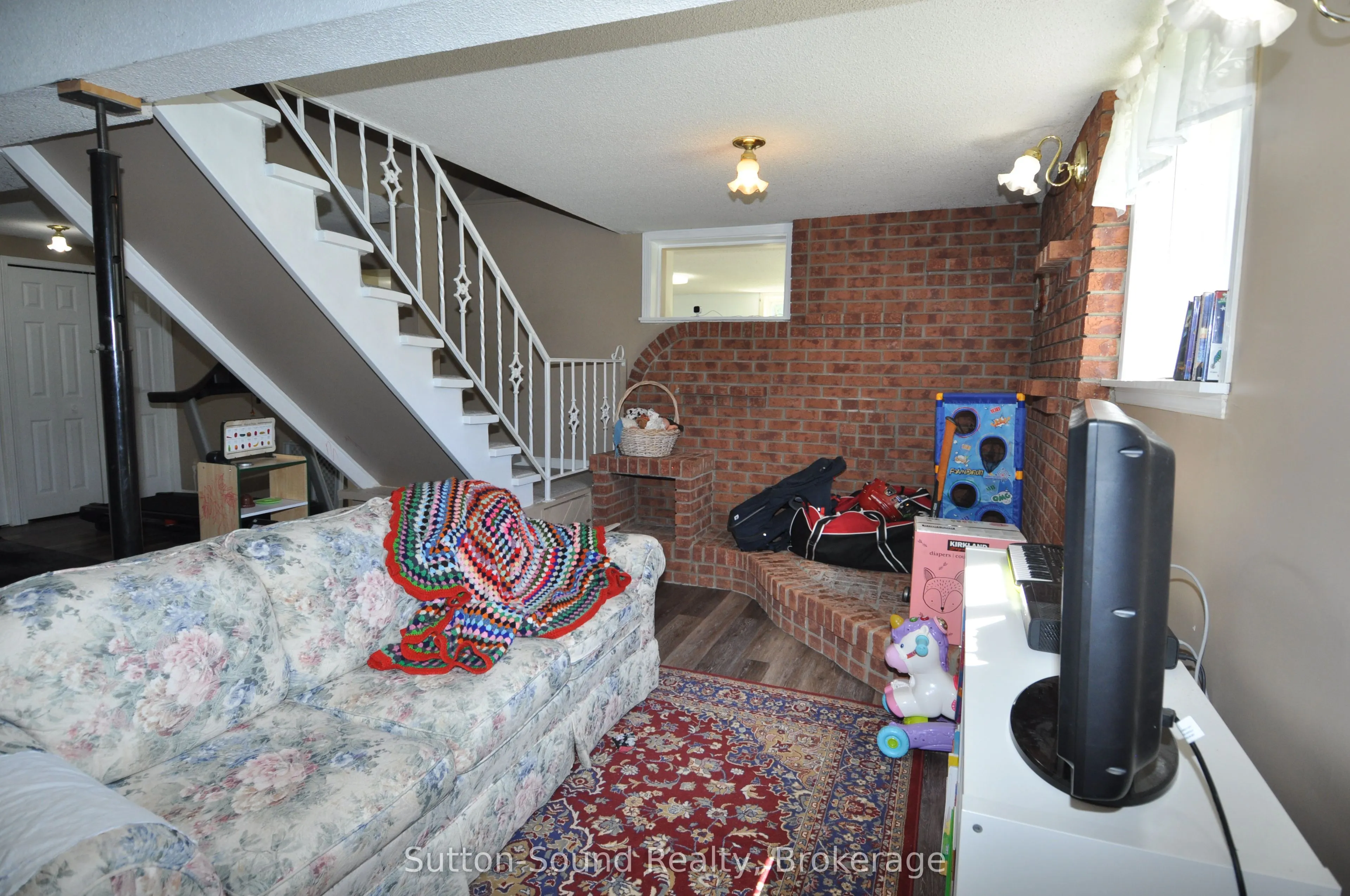 444 Balmy Beach Road
