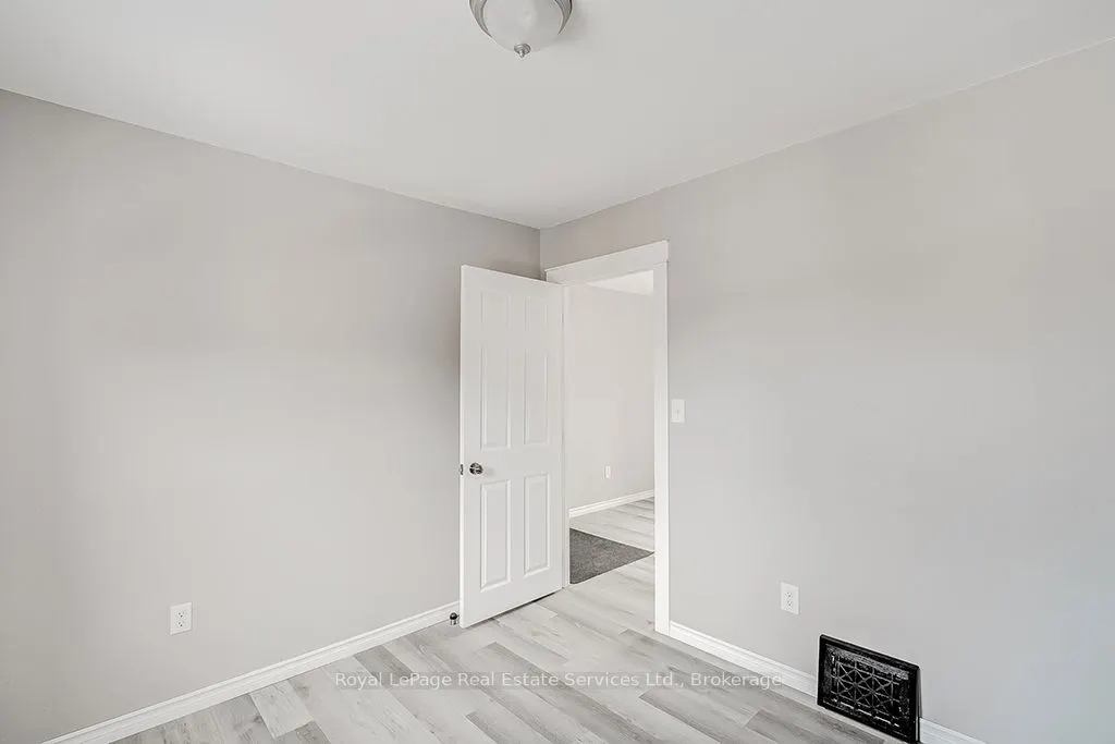 33 Rose Avenue