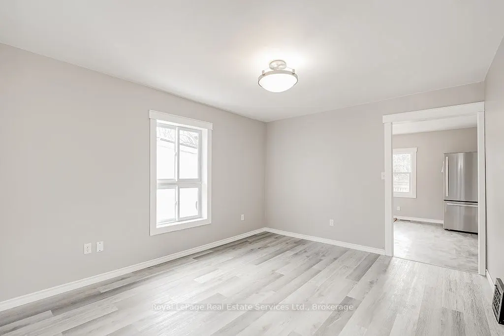 33 Rose Avenue