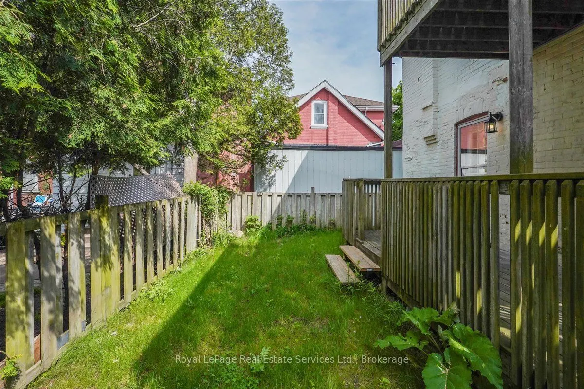 33 Rose Avenue