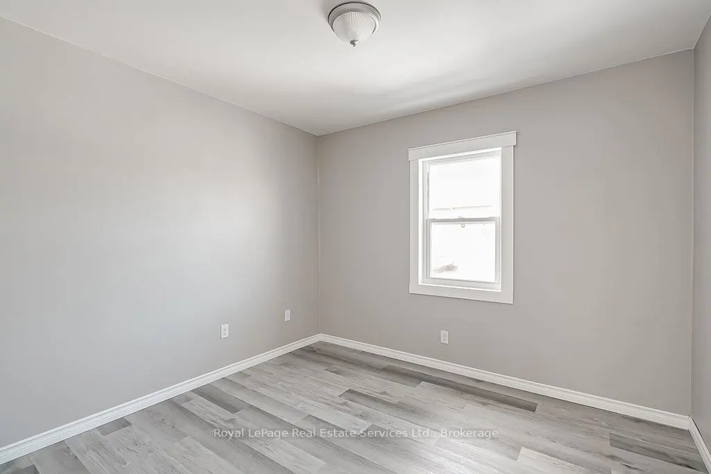 33 Rose Avenue