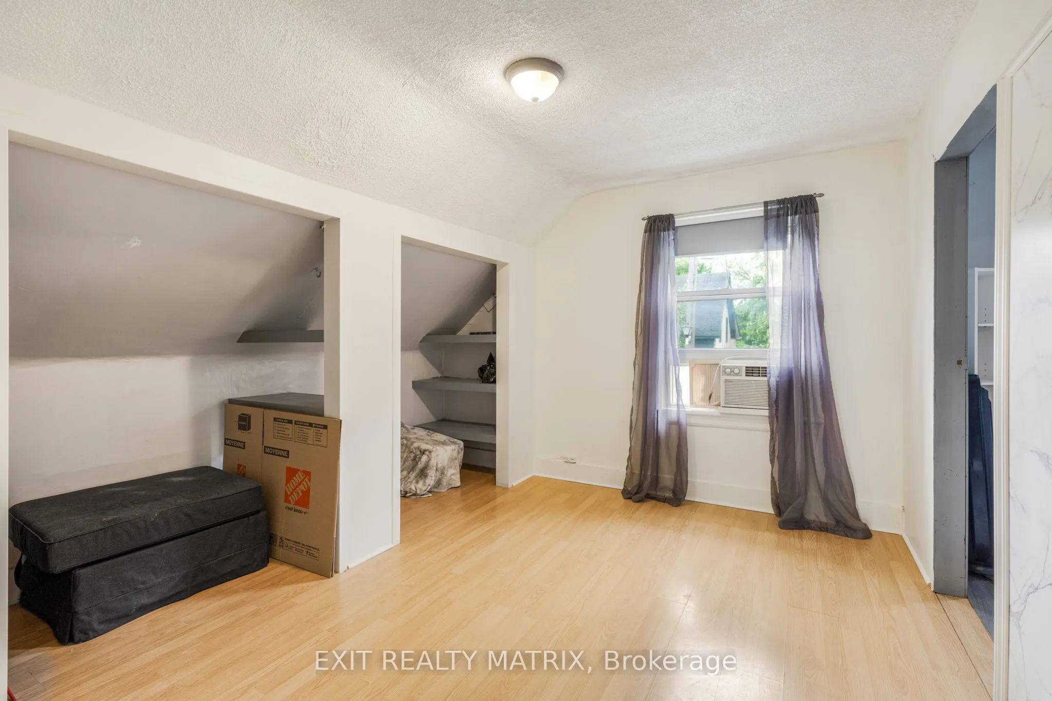 235-237 Guigues Avenue