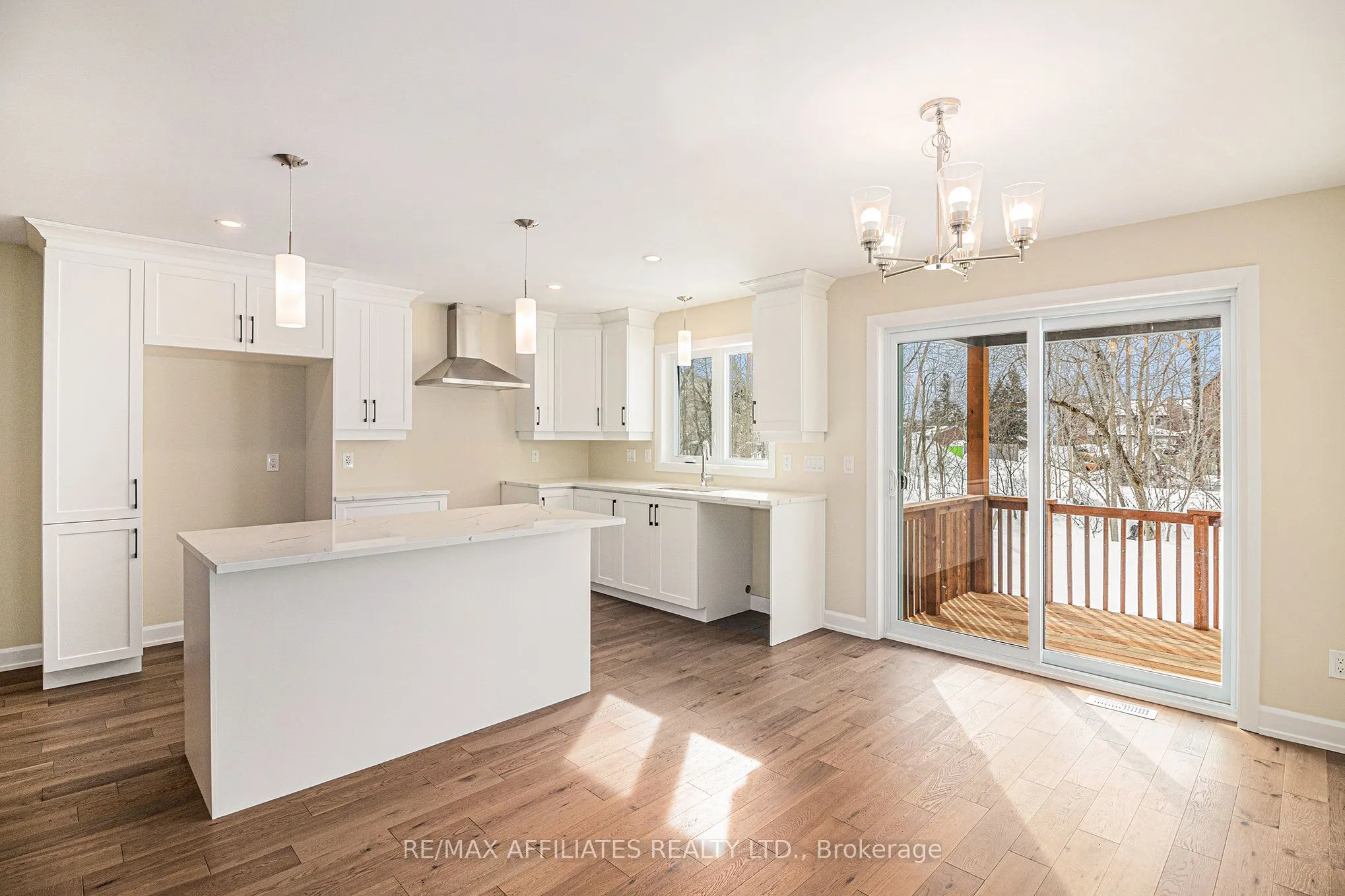 363 VOYAGEUR Place