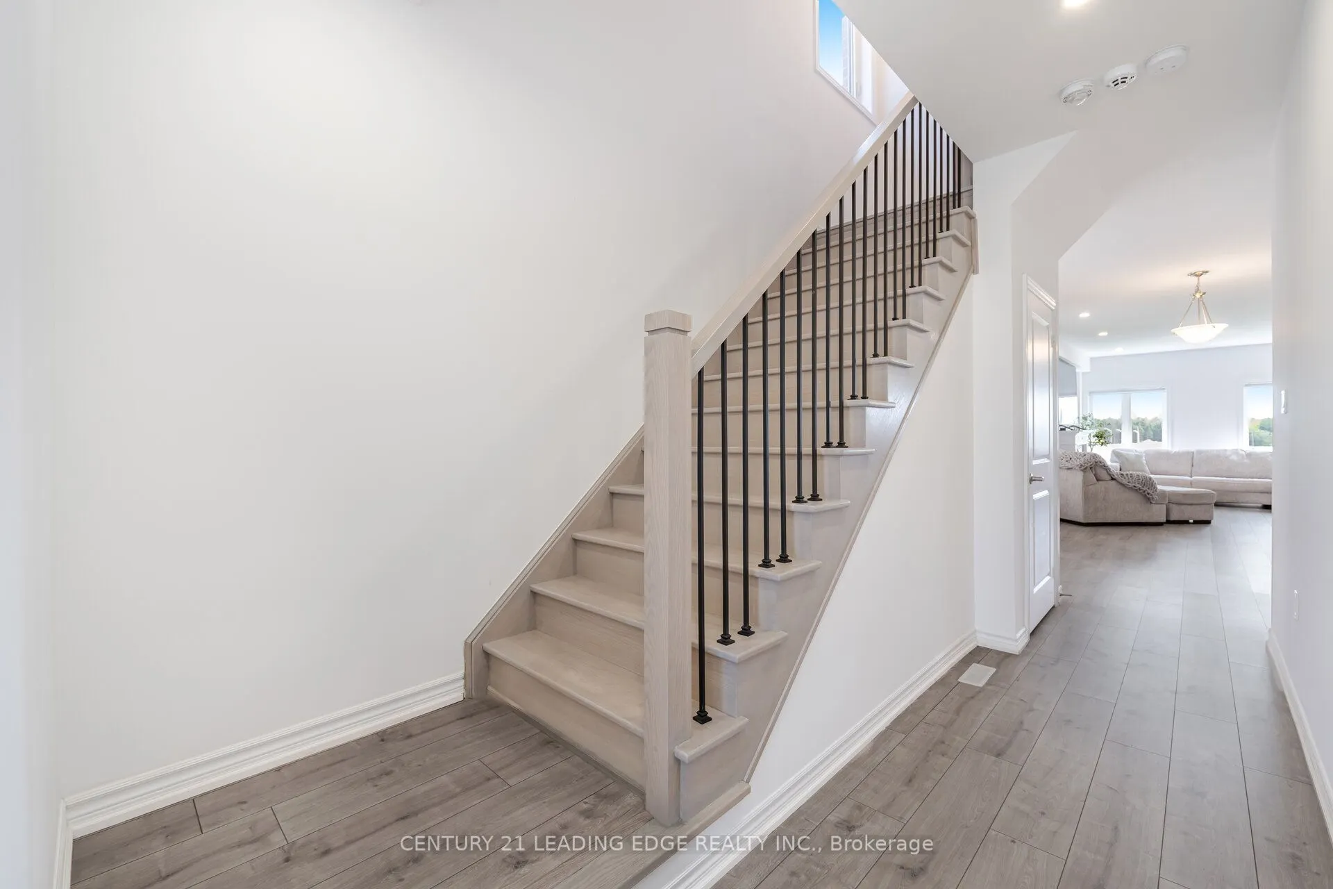 307 Ridley Crescent