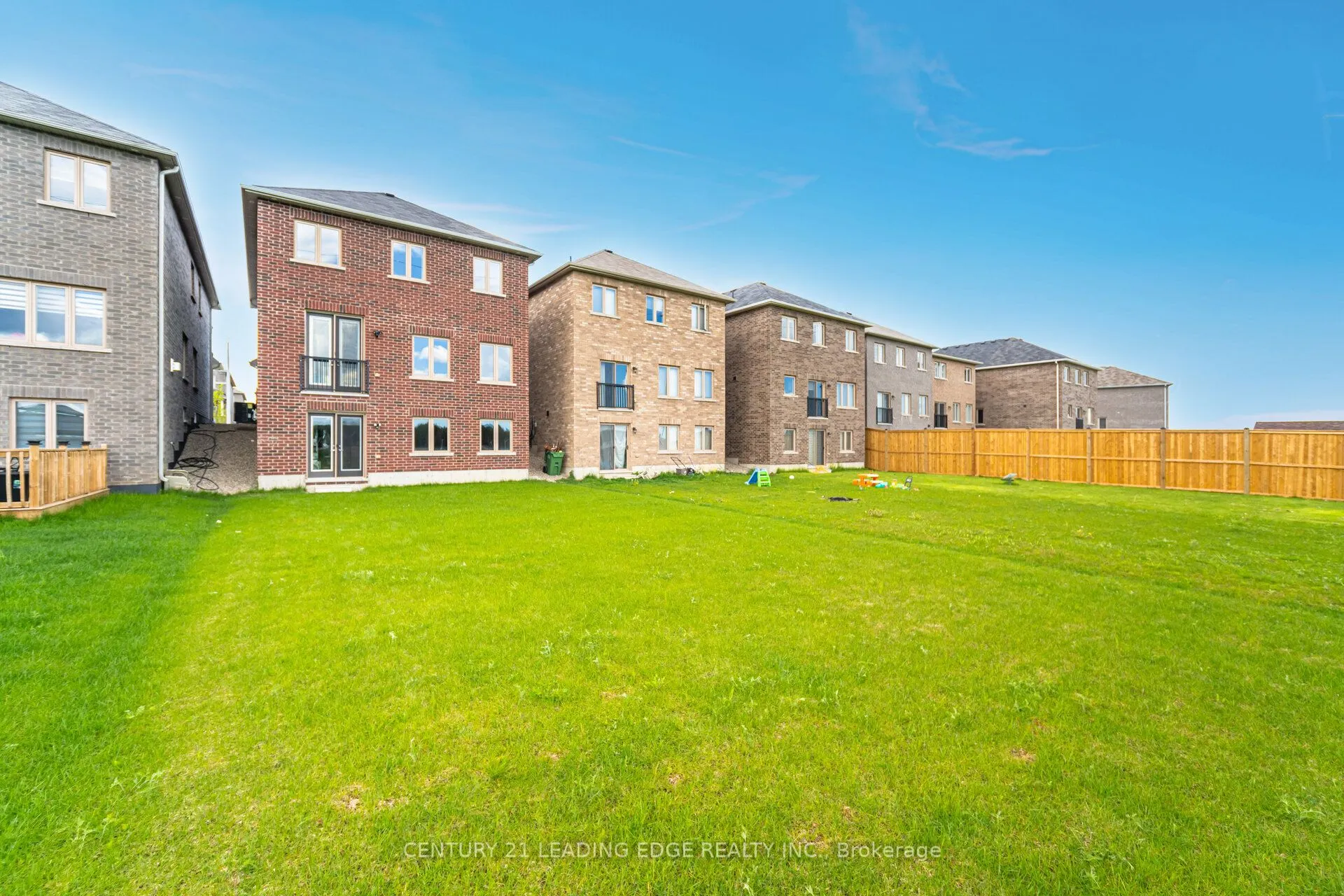 307 Ridley Crescent