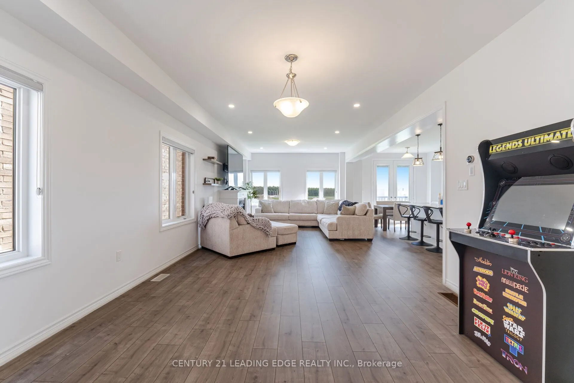 307 Ridley Crescent