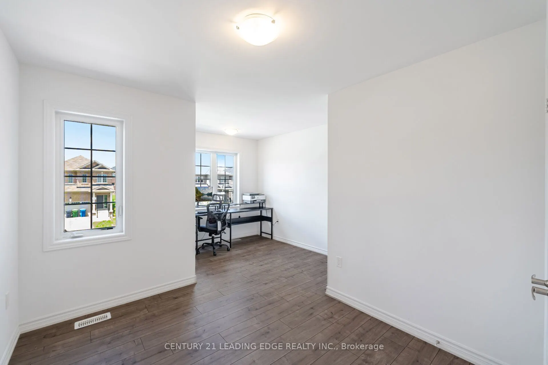 307 Ridley Crescent
