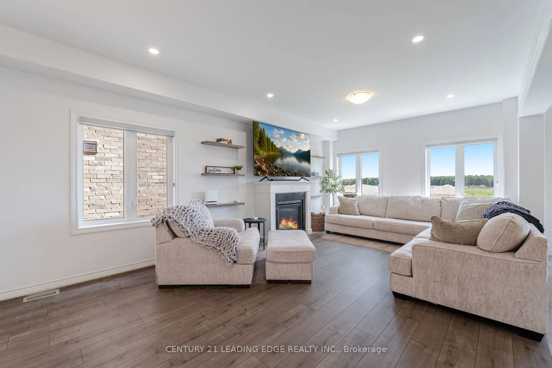 307 Ridley Crescent