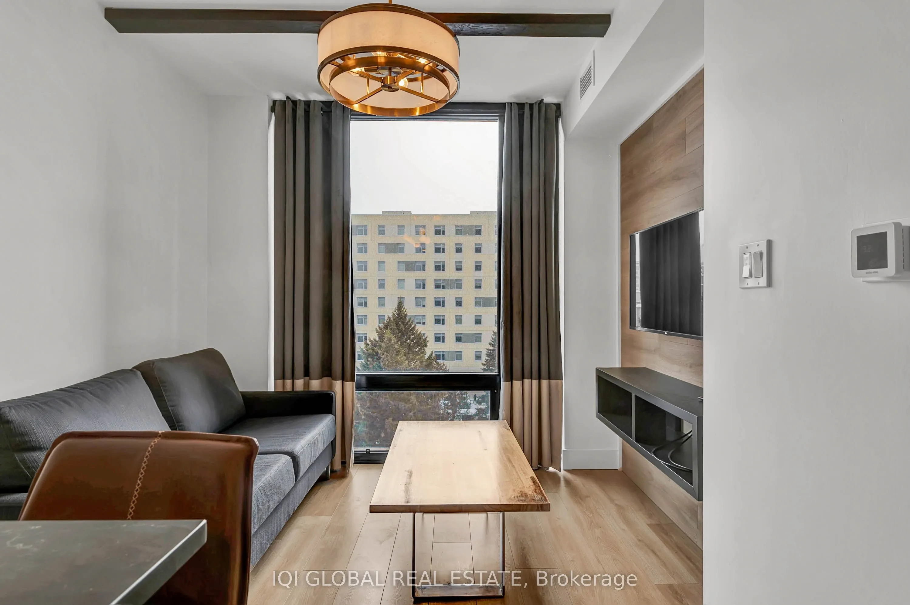 145 Columbia Street W, #736