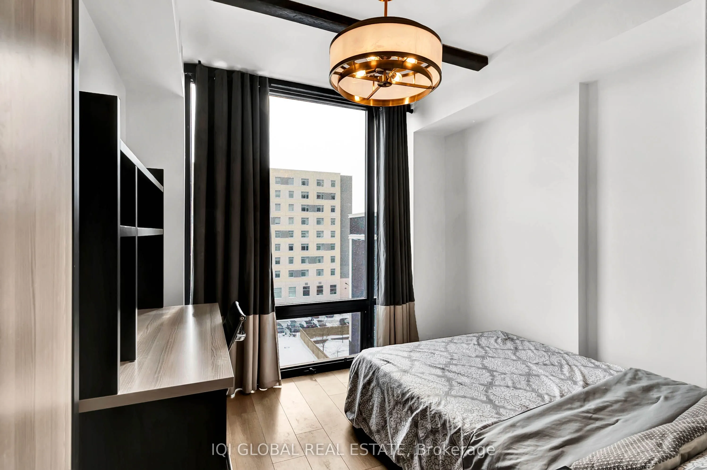 145 Columbia Street W, #736
